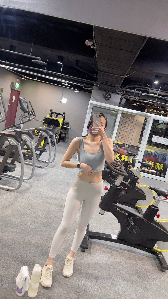 172的困擾沒在開玩笑
永遠都過短的褲子🥲 https://t.co/D4pOP3Vby9