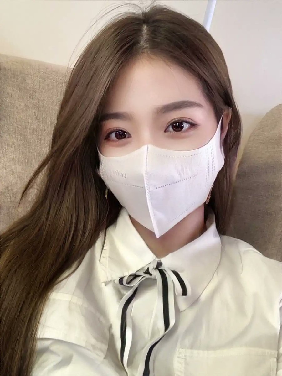 中午臭美一下下
#广州 #反差 https://t.co/bJzsaGCpaW