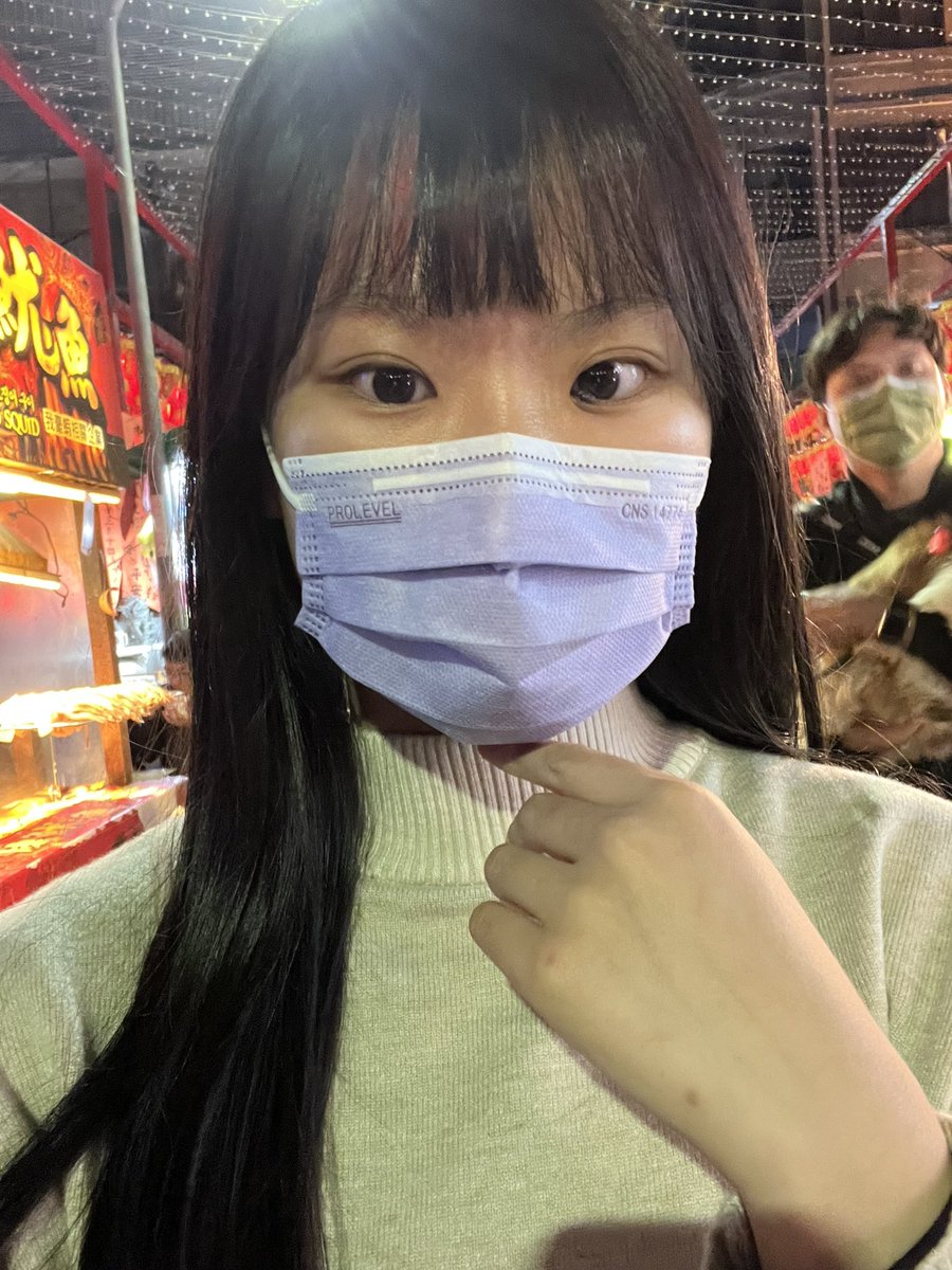 原來有些承諾 
只有聽的人記住了 說的人早就忘了
說多了 怕煩
說少了 怕不明白
所以還是安安靜靜才惹人疼吧

#沒開濾鏡 https://t.co/7sFQocGuQz