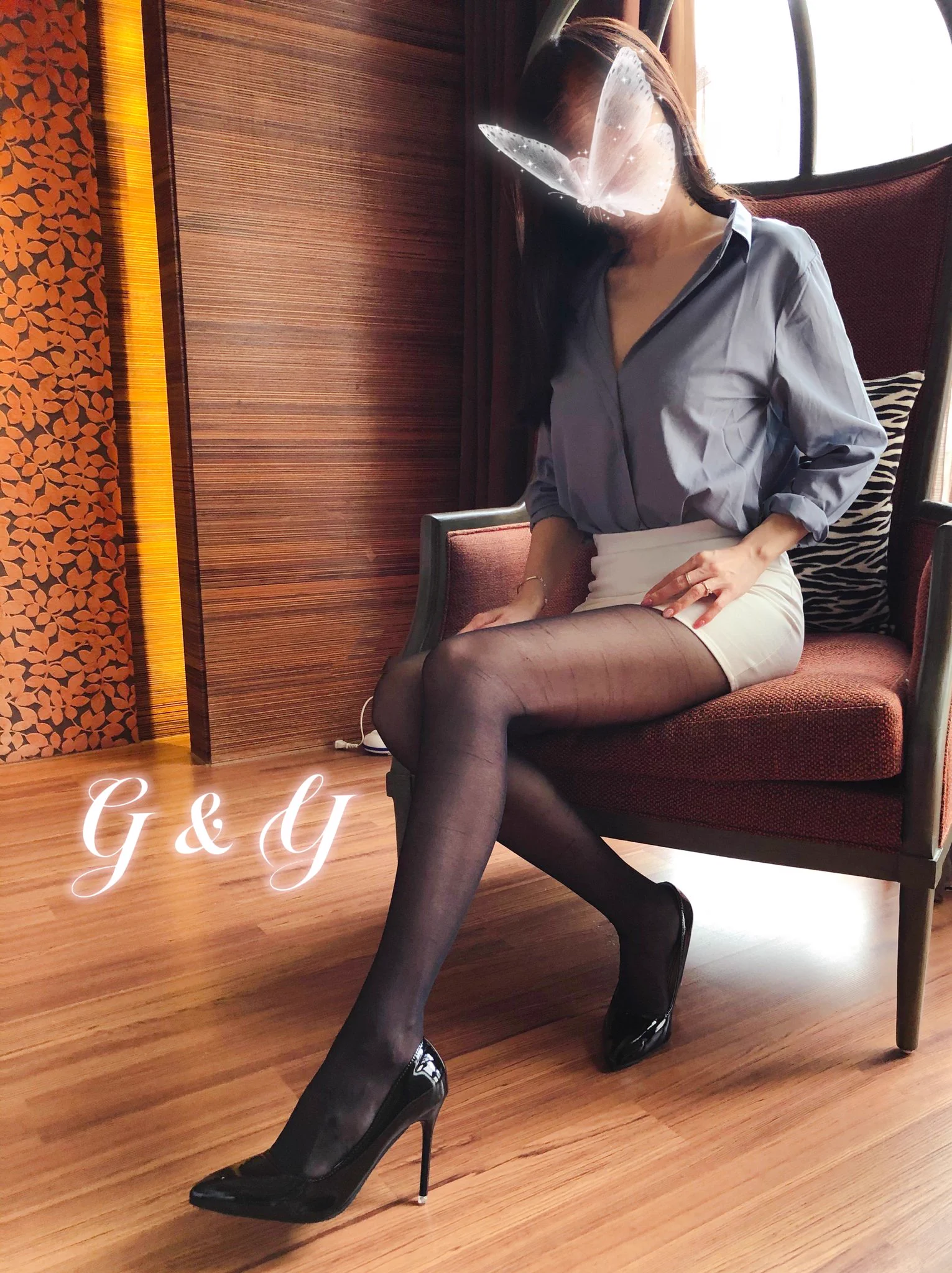 老婆的OL裝扮👠👠想認識她嗎？歡迎夫妻情侶聊聊天💌#夫妻情侶聯誼 #同房交換 #NTR #單男 #單女 #女女 https://t.co/u3rPOFXxDH