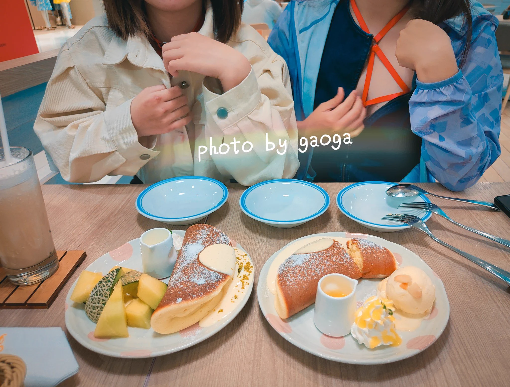 吃下午茶啦😋快來捕捉我們吧❤️ https://t.co/7XWEhnwQ3y