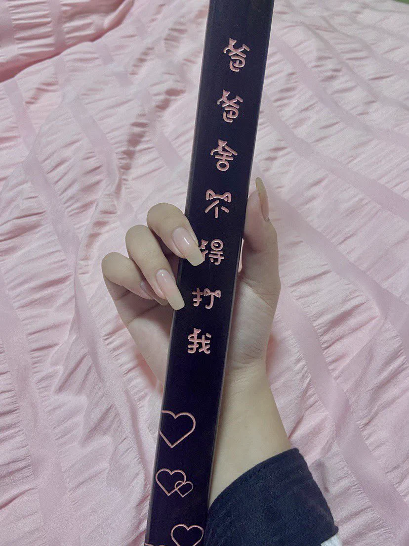 这个买家秀也太可爱了吧！！不说这个确实也是我最喜欢的戒尺了，自己私藏了一把嘿嘿嘿！ https://t.co/kIzBEKPtje