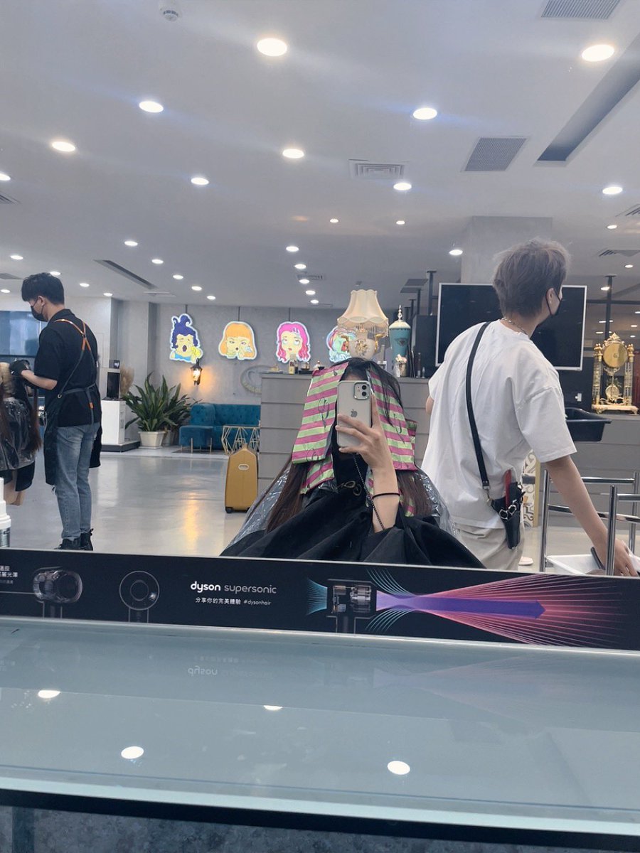 女鬼進化中🤣 https://t.co/7jgGfrjpAm