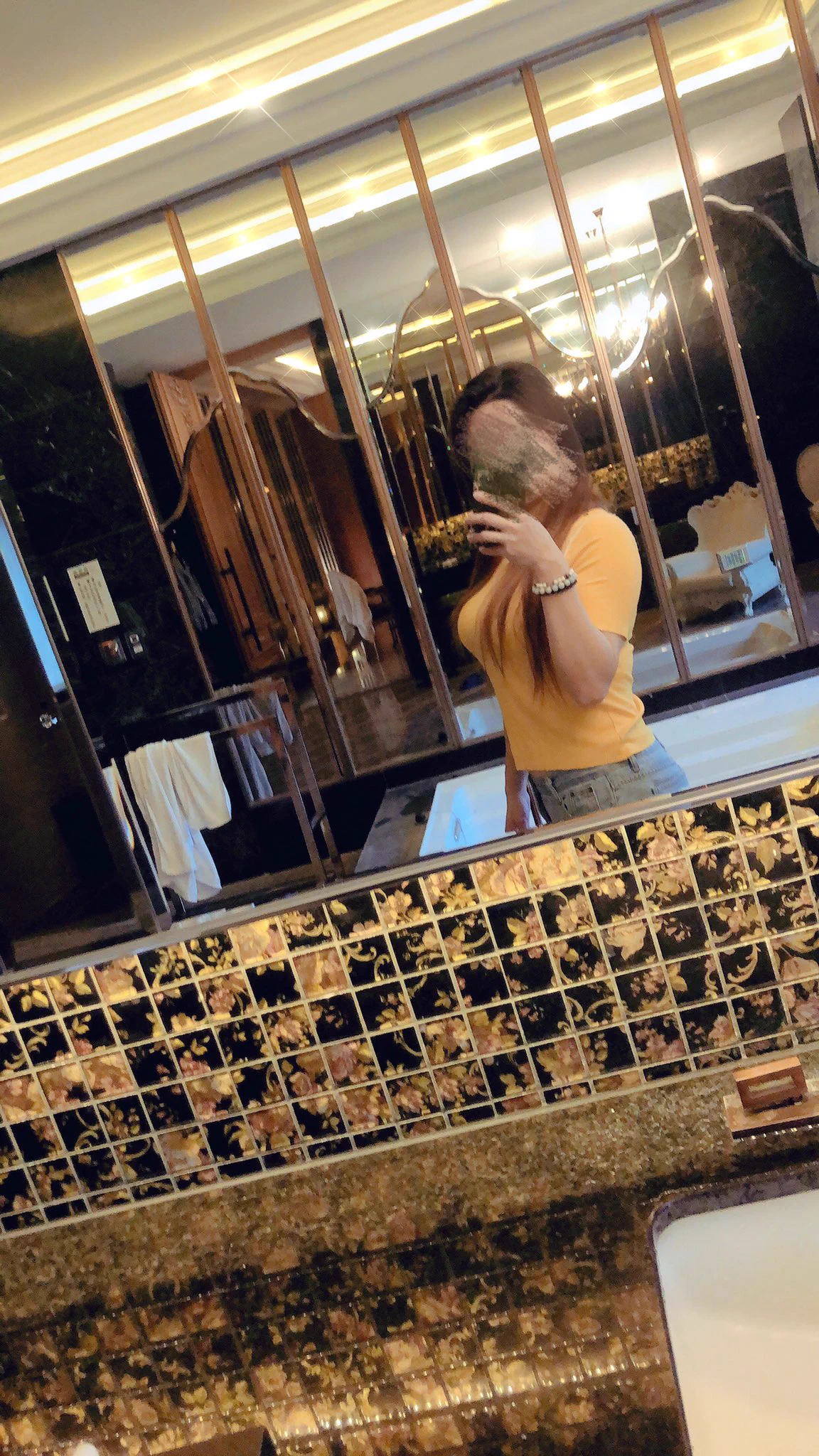 台中真的有很多很棒的旅館😍有好多鏡子好美又好拍♡真想一去再去。對象也是很重要的，跟有好感的去就會有滿滿的美好回憶❤️ https://t.co/aVKbfzRuPY