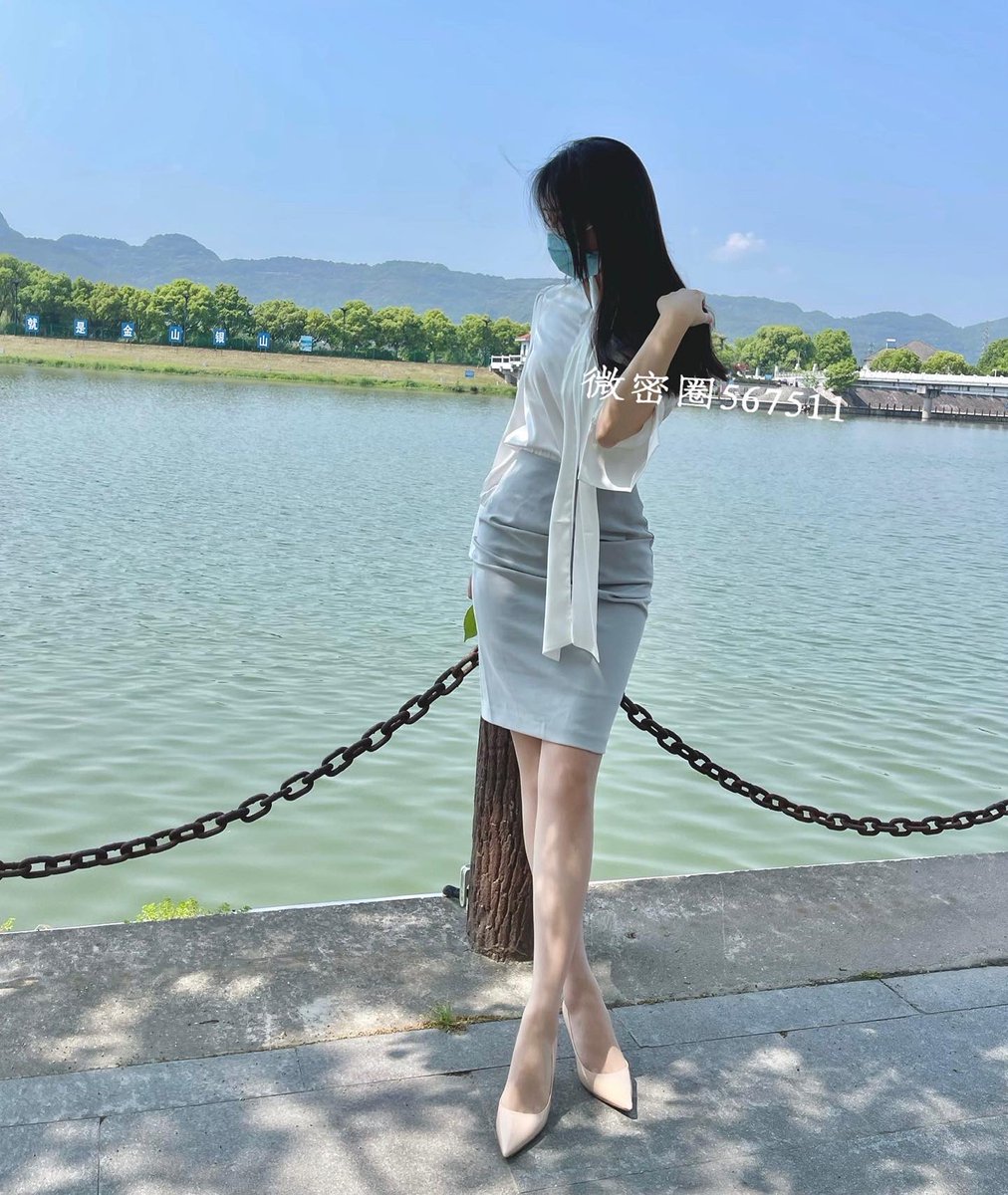@habizhu 哈比猪说在湖边掉了一只鞋，你们谁捡到了？ https://t.co/ADLf0OzfD4
