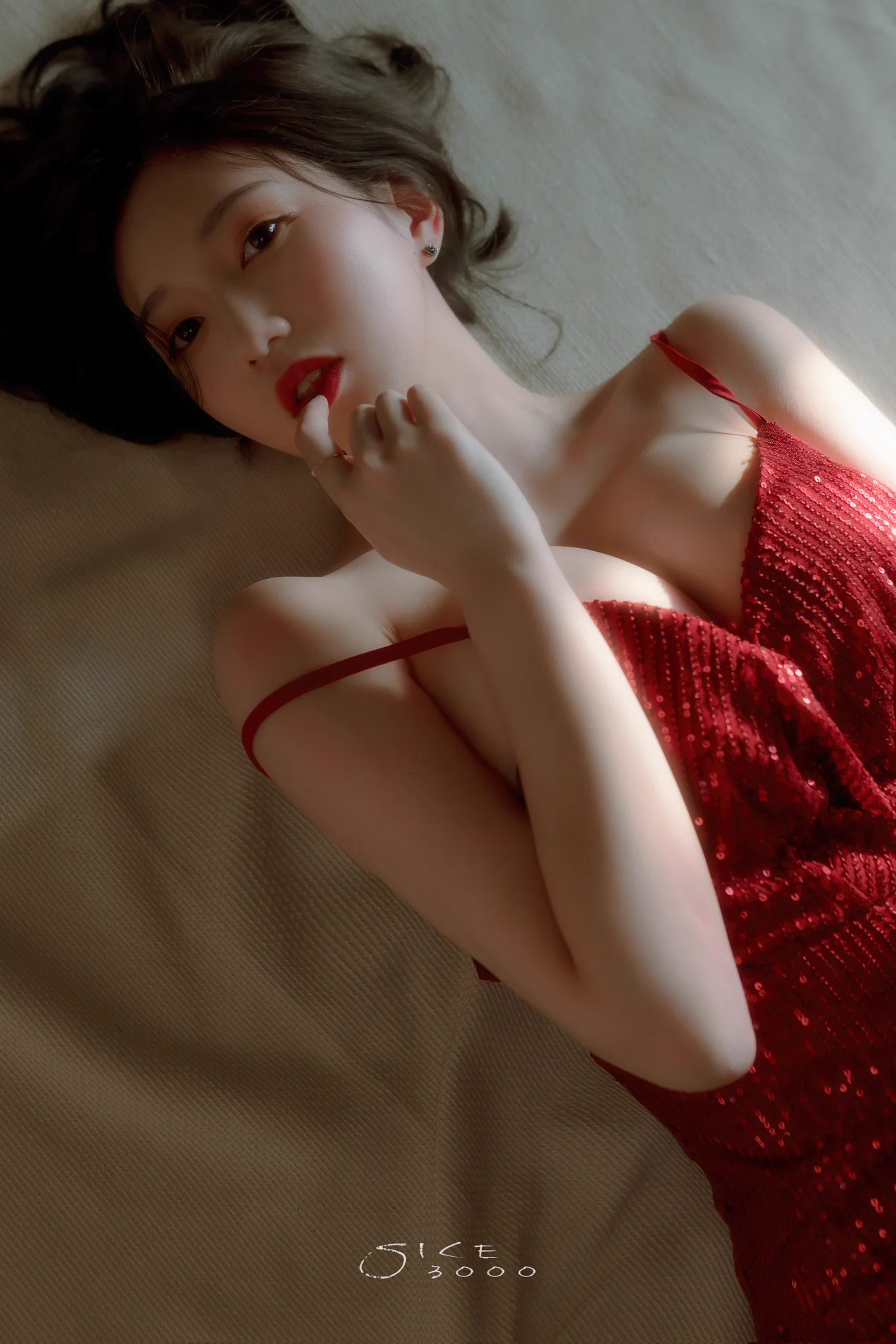 无人问津的小屋总是洒满阳光。摄影：@SICE3000投稿：@IES_anh @Fengsiyuan @Smeme_Tea @qly520 #摄影 #人像 #私房 #情绪 #写真 https://t.co/Hl8JjpRWKX