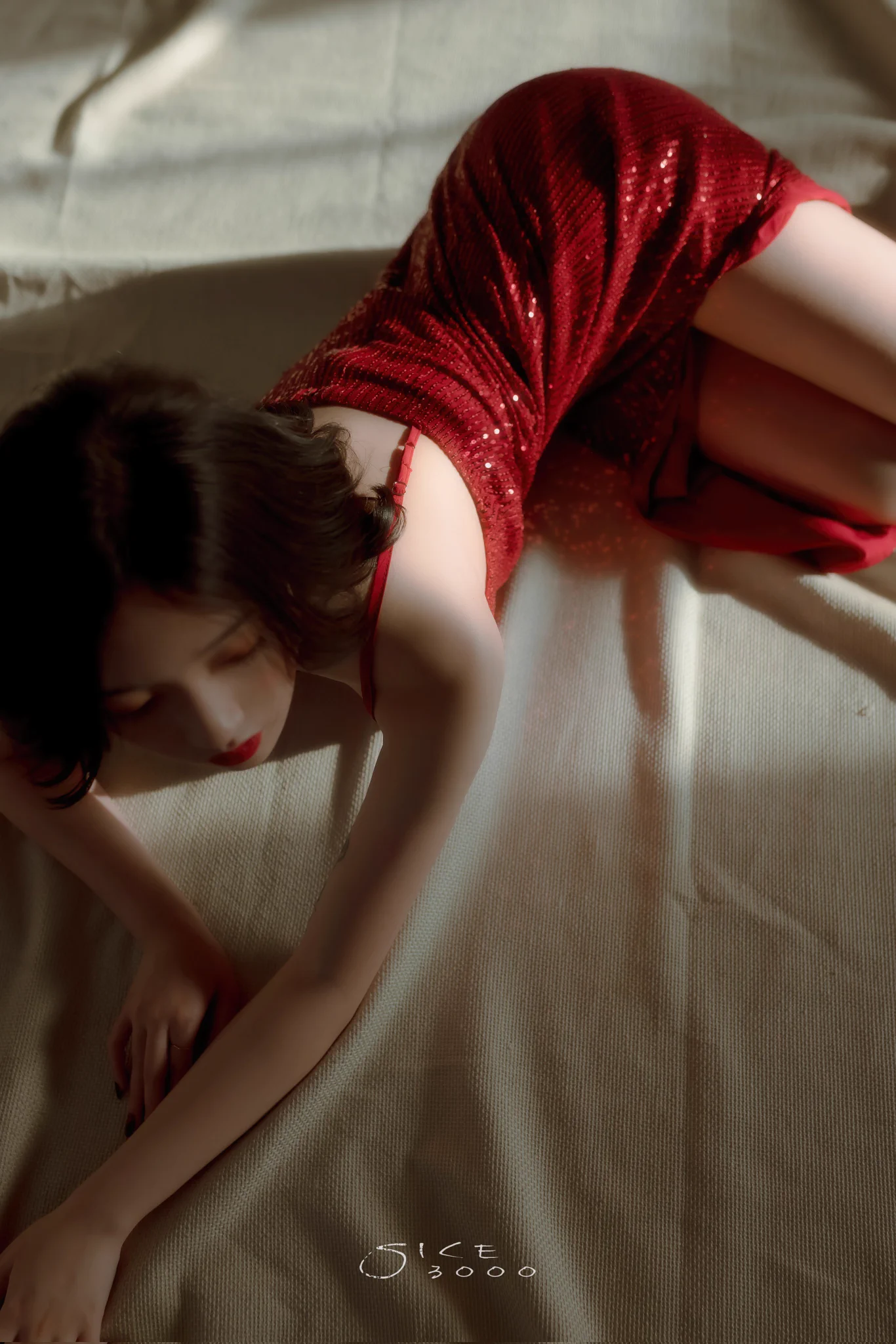 无人问津的小屋总是洒满阳光。摄影：@SICE3000投稿：@IES_anh @Fengsiyuan @Smeme_Tea @qly520 #摄影 #人像 #私房 #情绪 #写真 https://t.co/Hl8JjpRWKX