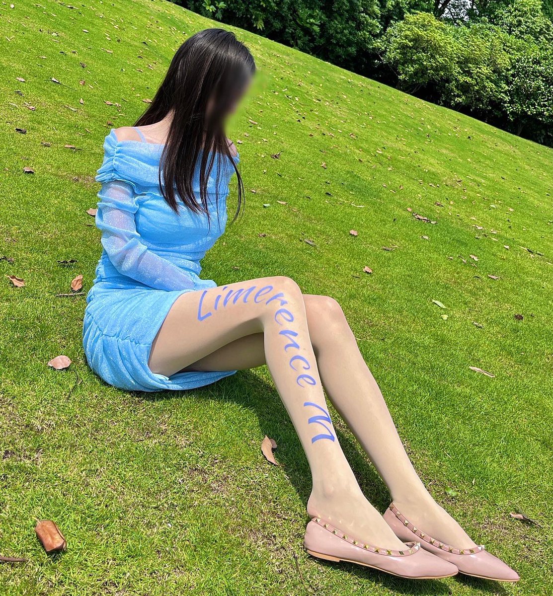 最喜欢的草地丝袜系列来了～
muse：@AmybabyAngel 
丝袜：  @limerencem https://t.co/z27zEprD8W