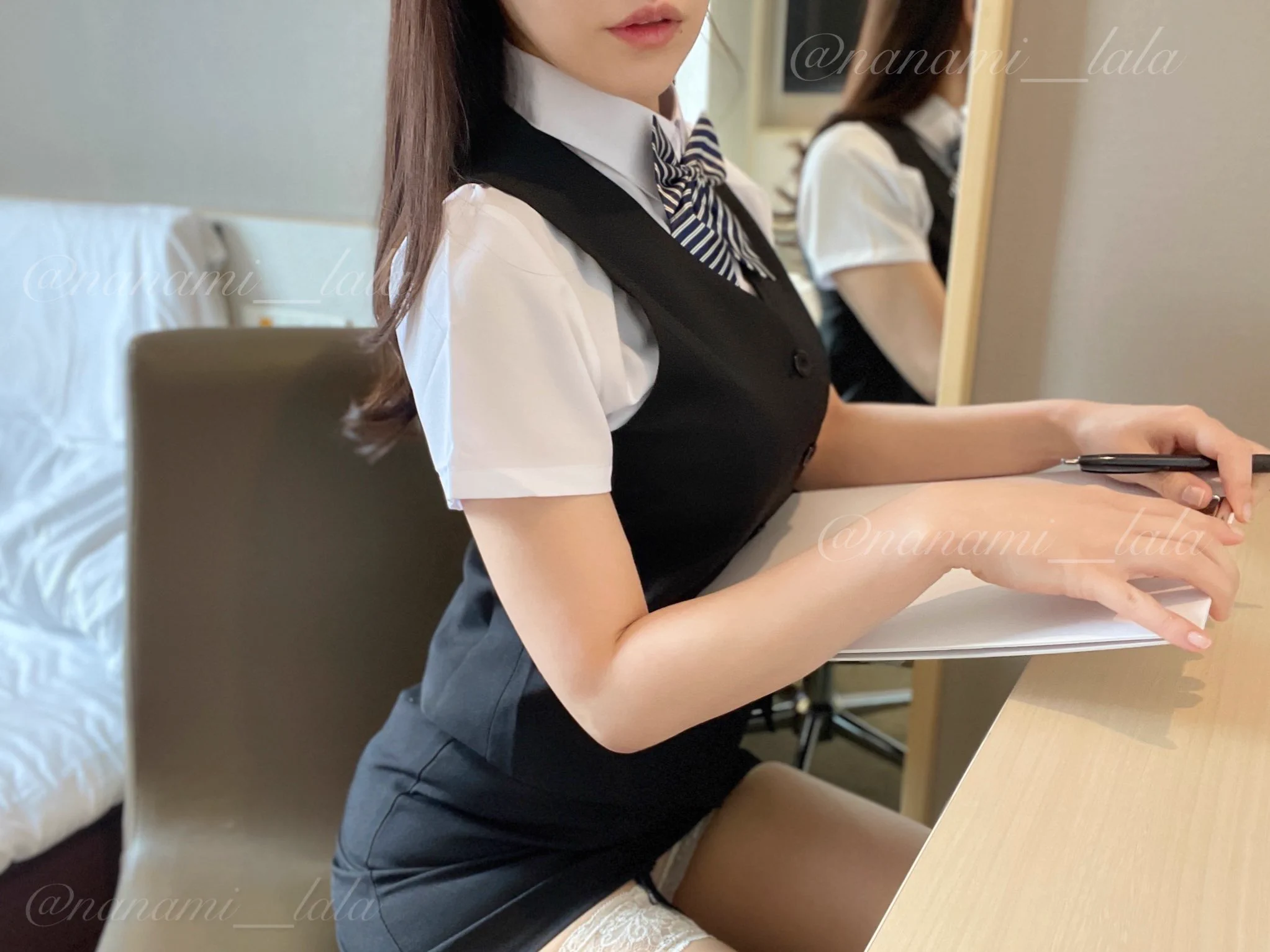 なーなとオフィスプレイ…する🥰？ https://t.co/krxDNZ4pAx
