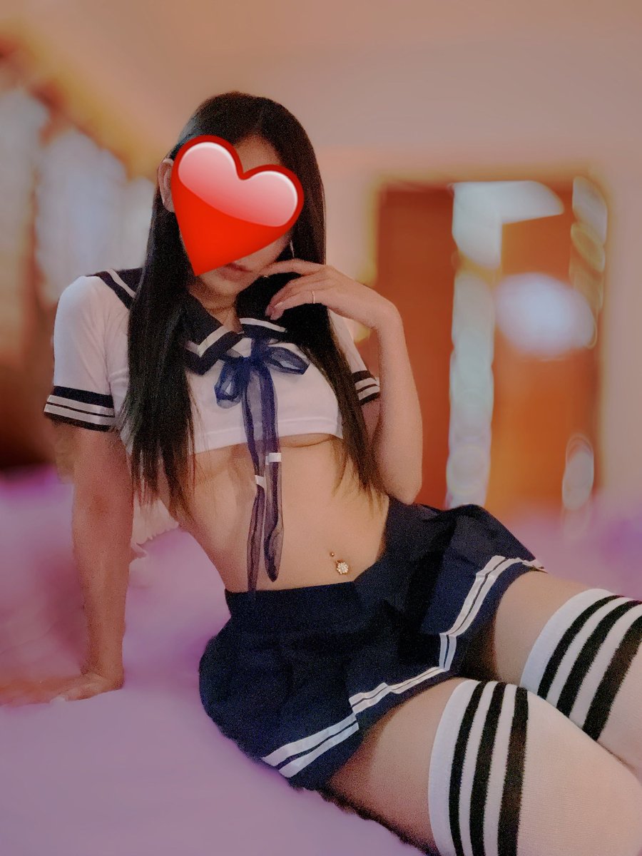 沒想到水手服這麼受歡迎
我只好再當幾天學生了
好想在空的教室裡
上 課 喔 ☺️

#水手服 #學生 https://t.co/fwwCDFfeso