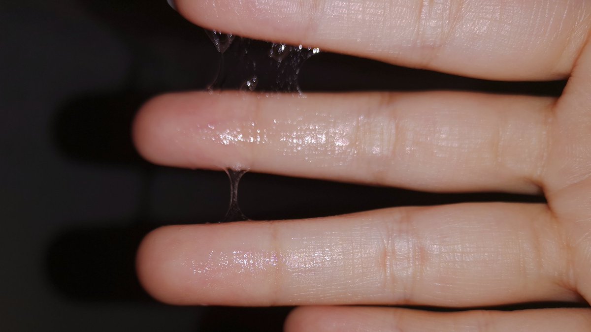 今天真的要把床搞湿了help… https://t.co/dxEECWGNN9