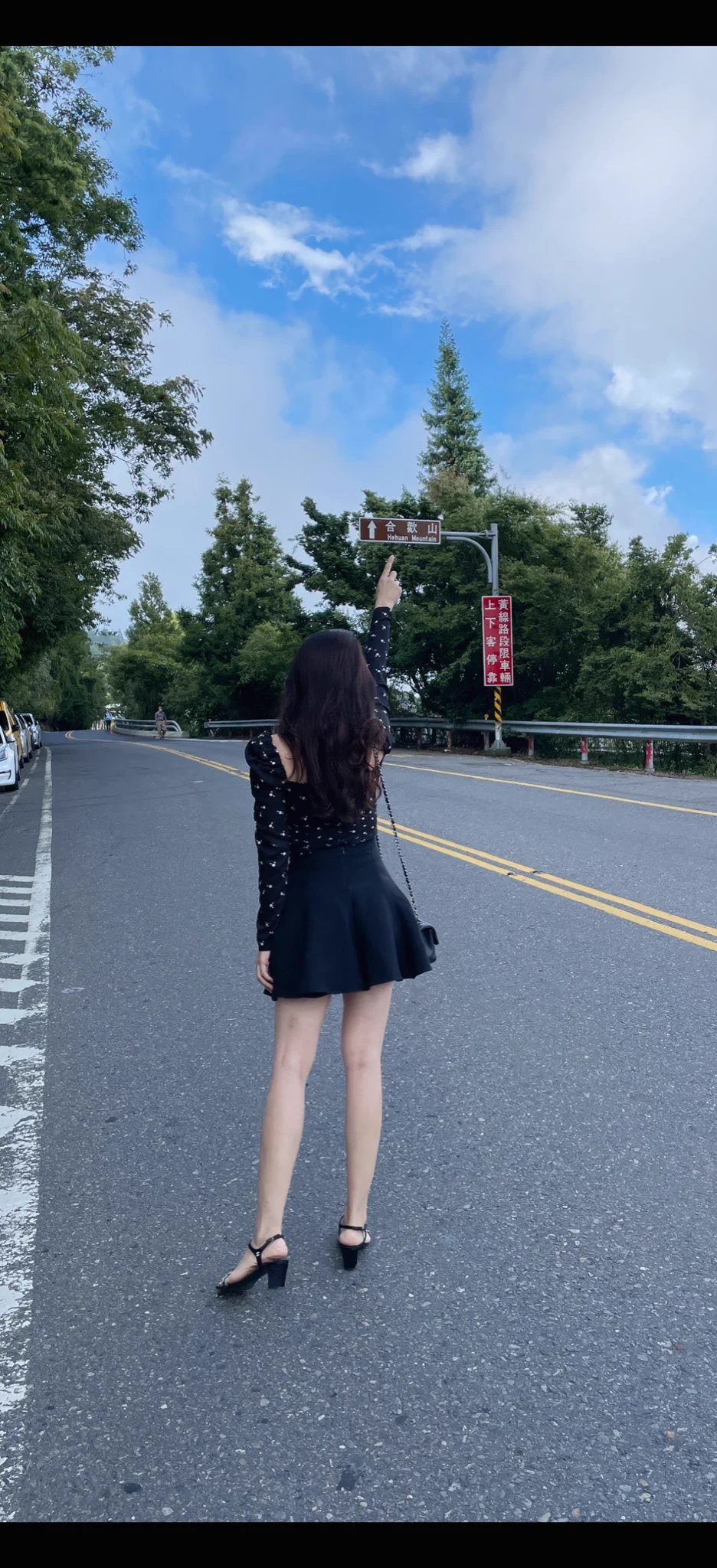 穿低胸短裙來買水蜜桃阿伯說「小姐多送你兩顆」有人要來幫忙吃蜜桃嗎？ https://t.co/llMyyaf2zK