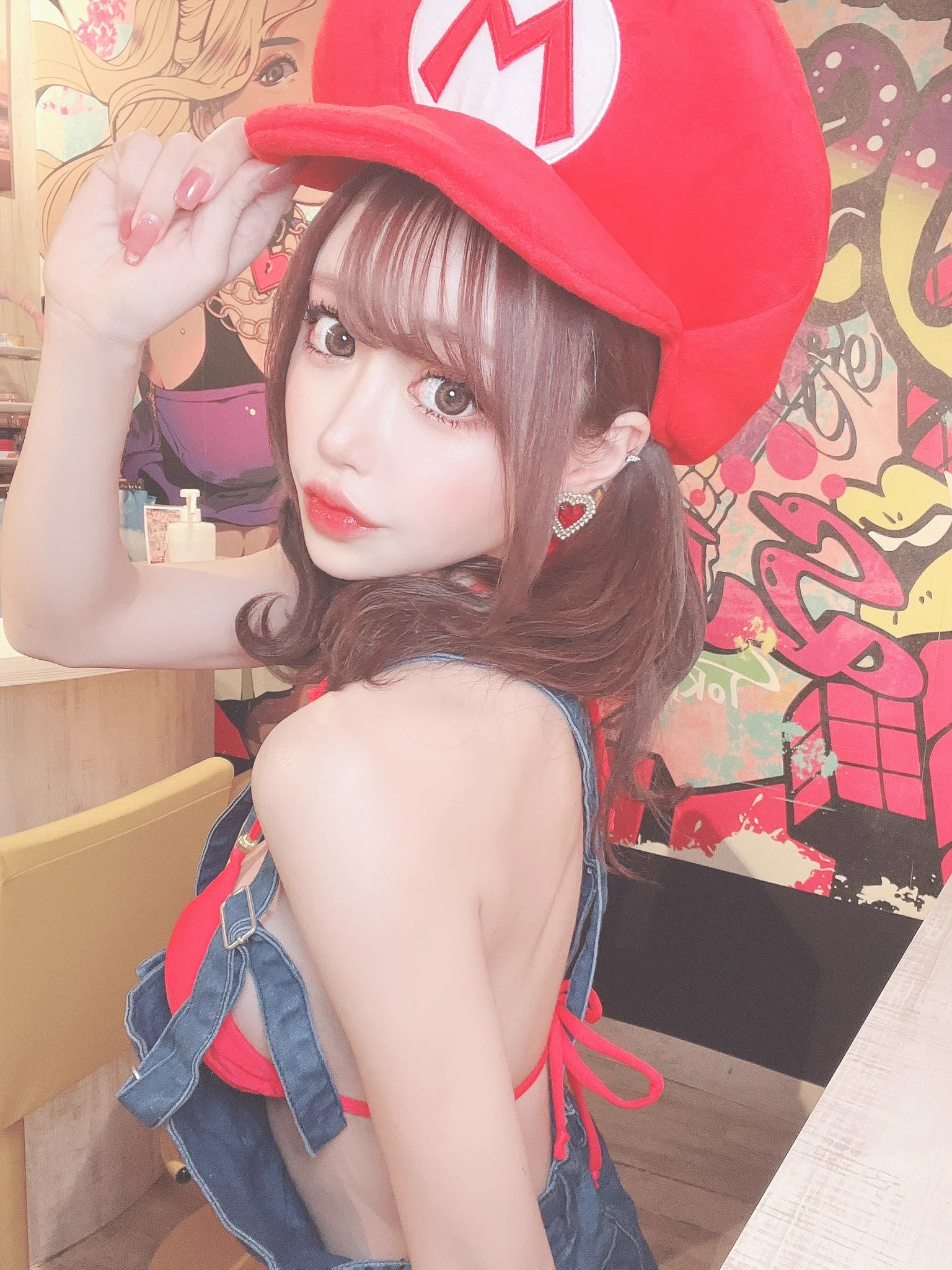 今日18:00〜22:00までギャルカフェ（@galcafe10sion ）さんでゲスト出勤します🥰💗衣装今週の大阪が楽しみすぎてマリオにしちゃった〜❤️今日はよろしくお願いします🥰 https://t.co/sLstSt4fKU