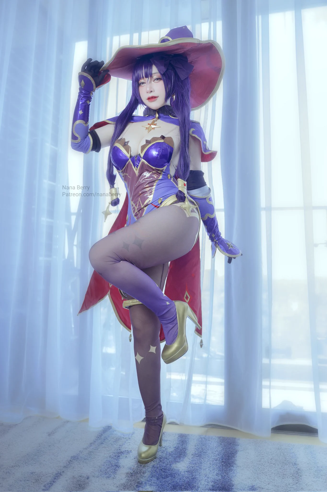 Oh no, Mona's booty is getting smaller because she lacks of Mora! Donate now on her Patreon to increase the size of her booty https://t.co/t4Cgrp1dRB