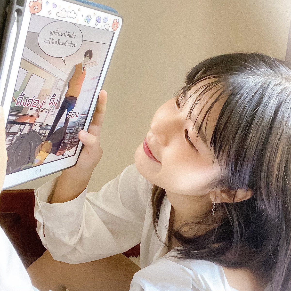 ฟินกับซีรี่ย์ใน VIU กันไปแล้ว อย่าลืมมาฟินกันต่อกับต้นฉบับ KAKAO WEBTOON ในเรื่อง Again My Life คืนชีพ คืนยุติธรรม กันด้วยน้า อ่านไปลุ้นไป ไม่อ่านถือว่าพลาดมากกก ขอยาดไปอ่านต่อแปป กำลังอิน 🥰 #kakaowebtoon #againmylife
https://t.co/D5yVT3VAKU https://t.co/Ln7s89uVsn