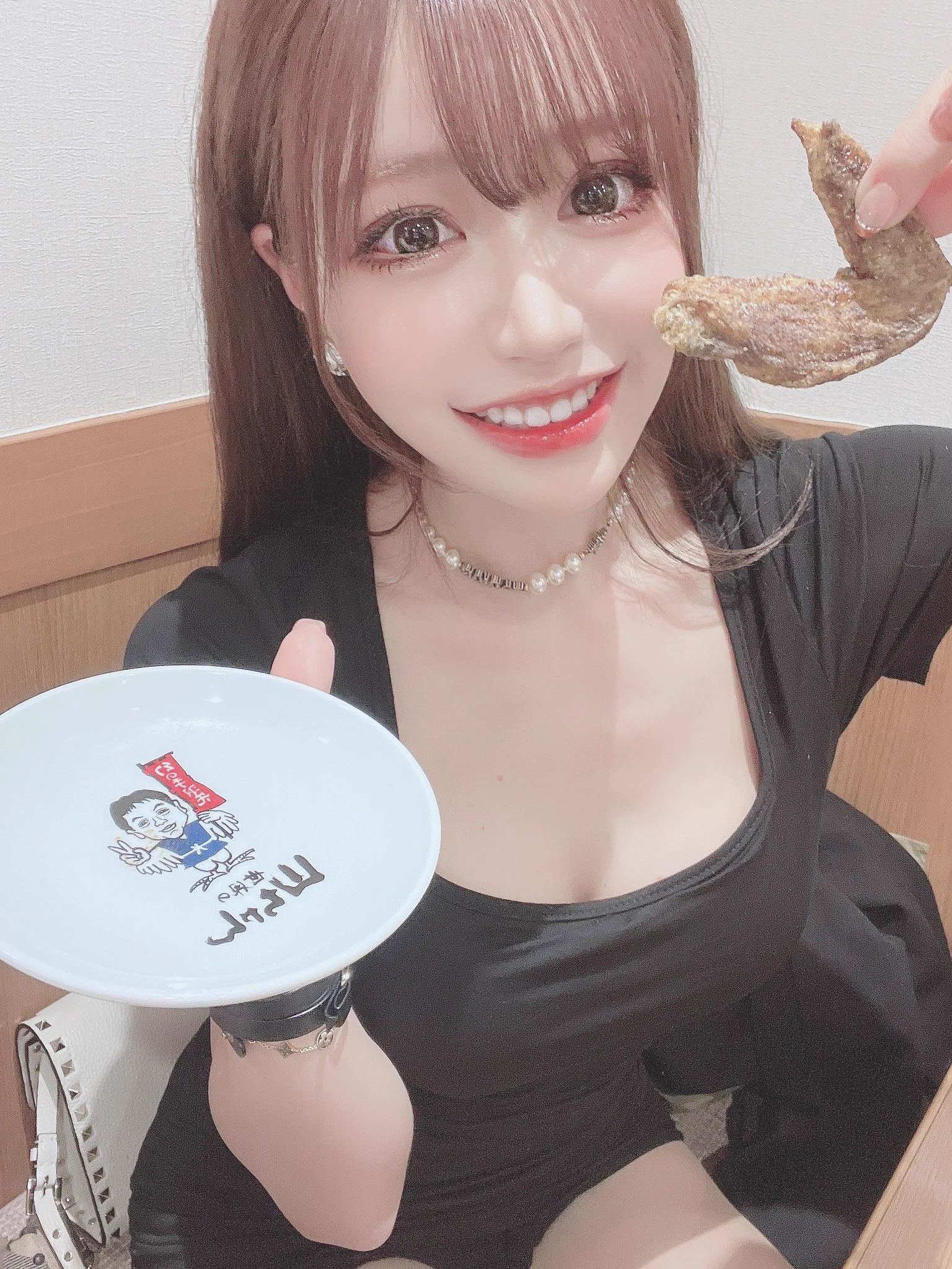 手羽先！味噌串カツ！名古屋飯！明日は大阪〜🌟 https://t.co/p5ypf07JyO