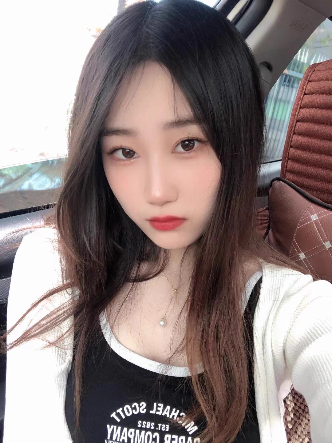 【小兰系列】晚上去取袜，回家打开发现这批小兰竟然反差成这样，这些脏袜还是那个小兰吗🤔🤔与男朋友旅游这么久，把白袜穿成这样。我承认有我的责任……因为慢慢地，她们已经养成了不洗袜子的习惯。这算好事还是坏事😧😧 https://t.co/e4seBosgBt