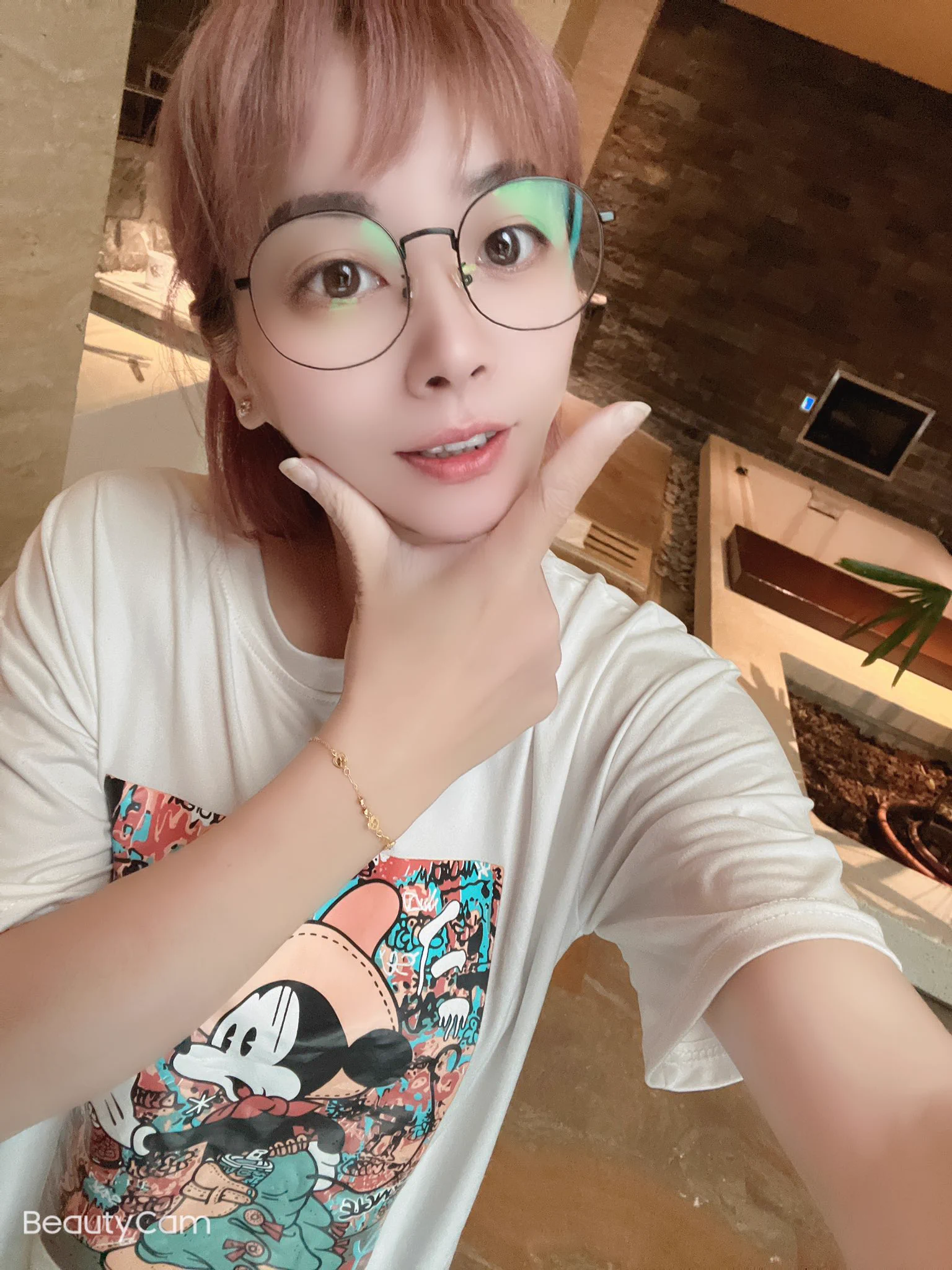 跟台中區女友開房跑趴看裝潢，你沒看錯是跟女朋友睡搞搞 https://t.co/F8DFKKAFNY