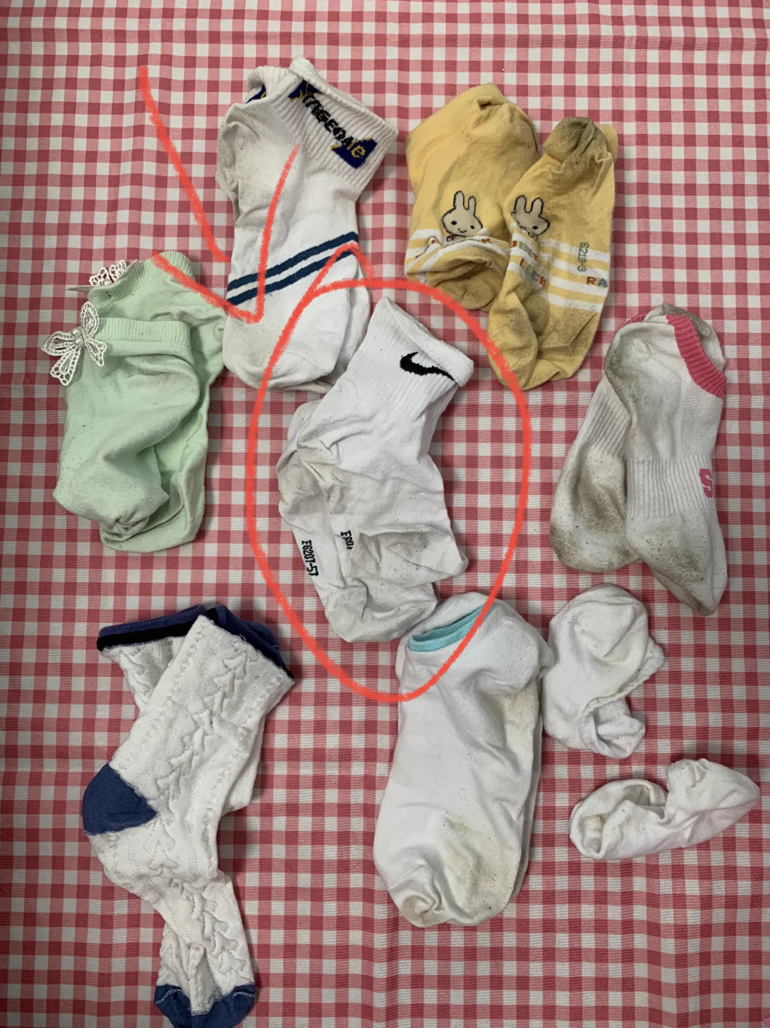 【杨同学系列】大二医学院女孩。目测身高169，闲鱼引流到微信，一顿话术攻击。直接让她把棉袜都穿脏再邮，因为加上微信朋友圈三天可见😧属于开盲盒，不知颜值。刚刚快递到货。按电话号查找到抖音帐号。感觉赚了哈哈。看来可以纳入长线合作女孩列表了。ps：除了已经预订的所剩不多💦💦 https://t.co/c2K2Og5HLx