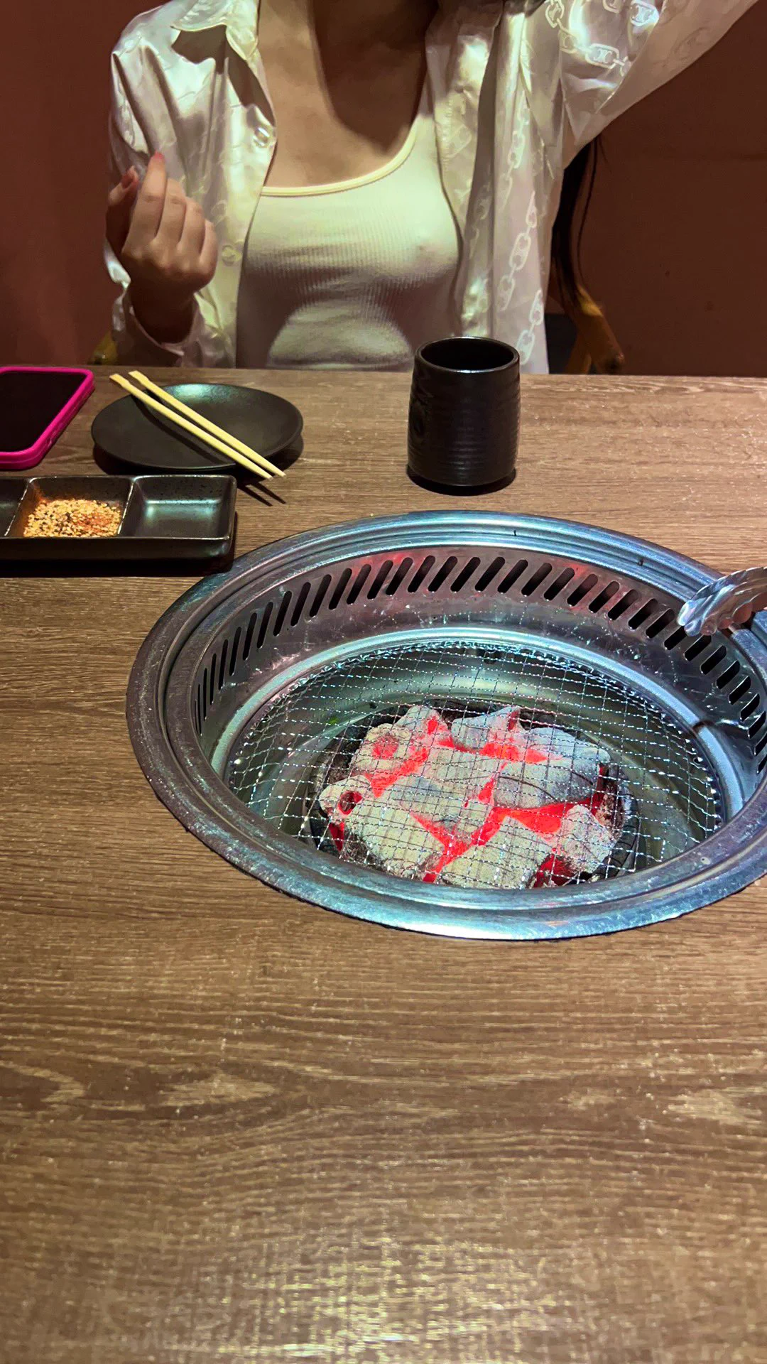上周忙于工作，但还是约到了新婚人妻z（5月刚结婚）。老公出差就肆无忌惮把我带回家，一个小时内gc三次！兴奋时叫声超过200分贝吧，喜欢喊爸爸！极品的骚呀，爽的时候说要5个男的！喜高富帅壮，她看得到推哦！（z英国海龟，家里看深圳湾，万象城黑金卡会员） https://t.co/sbUjWN0bnq