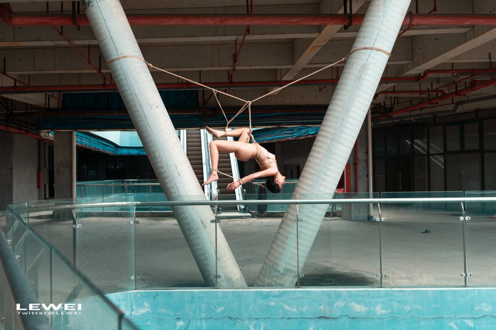 出镜: 阿朱 @azhua1997 
#LEWEI #Bondage #Shibari  #BabyArt #ChinaArt #ChinaBondage #广州约拍 #废墟捆绑
各类主题创作拍摄欢迎私我约拍～
投稿：
@Fengsiyuan
 @CPTOUGAO
 @52bbyy https://t.co/leHuCEmd4g