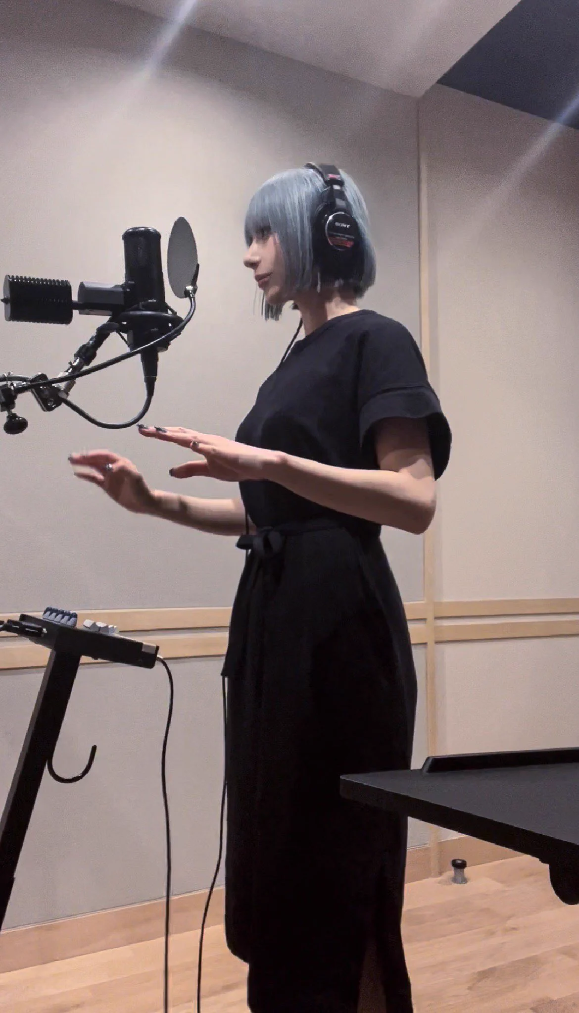 テレビ朝日ミュージックさんのスタジオでレコーディングしてきました🎧たのしみにしててね！ https://t.co/1eo1S3h7cg