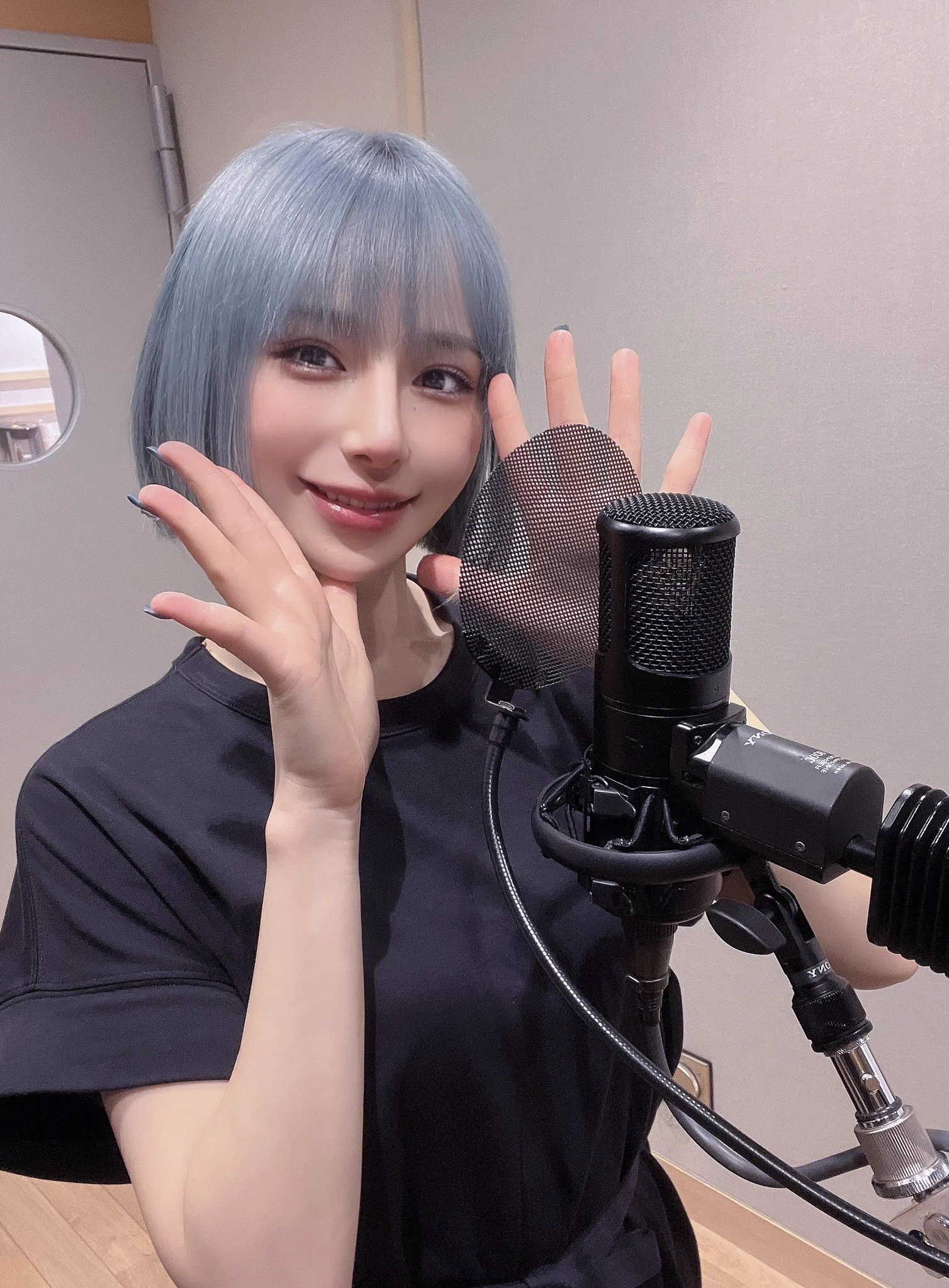 テレビ朝日ミュージックさんのスタジオでレコーディングしてきました🎧たのしみにしててね！ https://t.co/1eo1S3h7cg