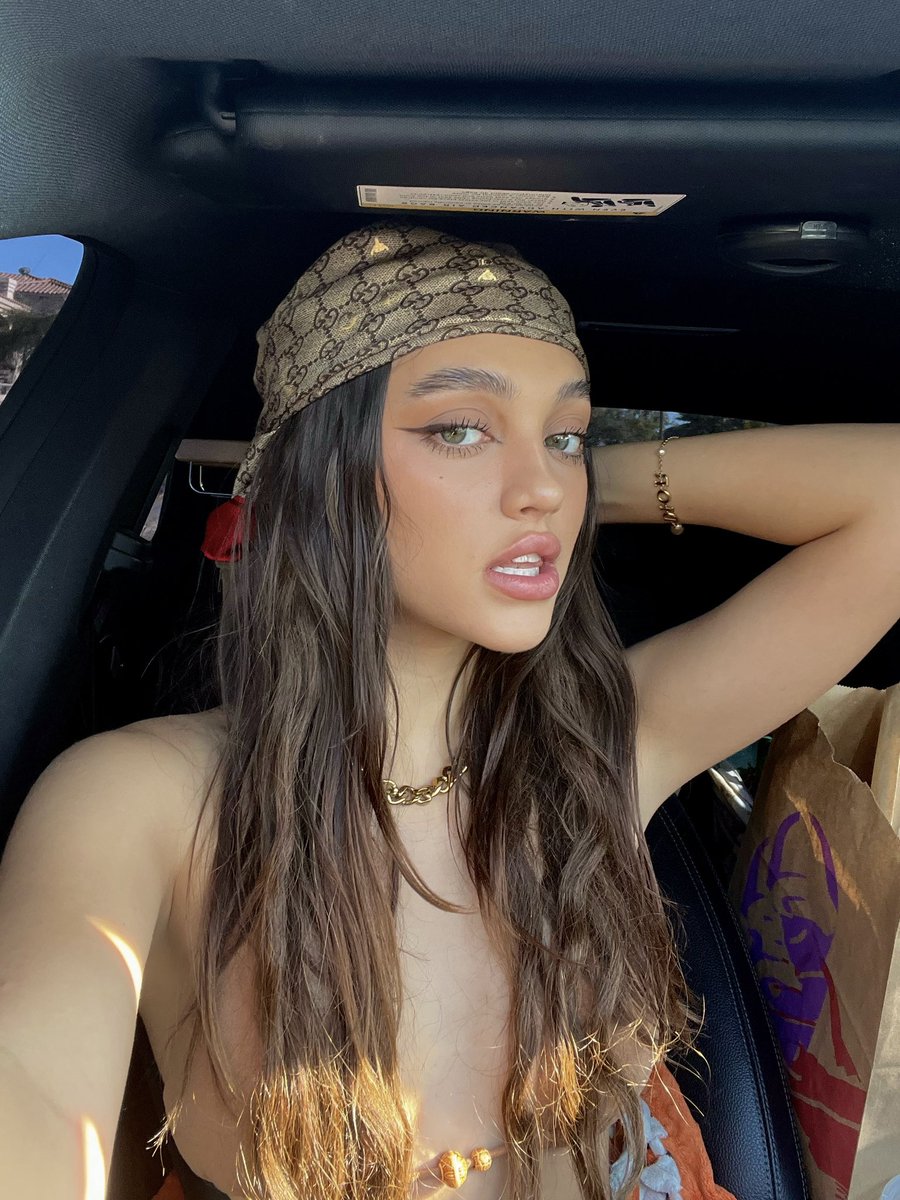 currently at taco bell whatcha want? https://t.co/oW33op7arg