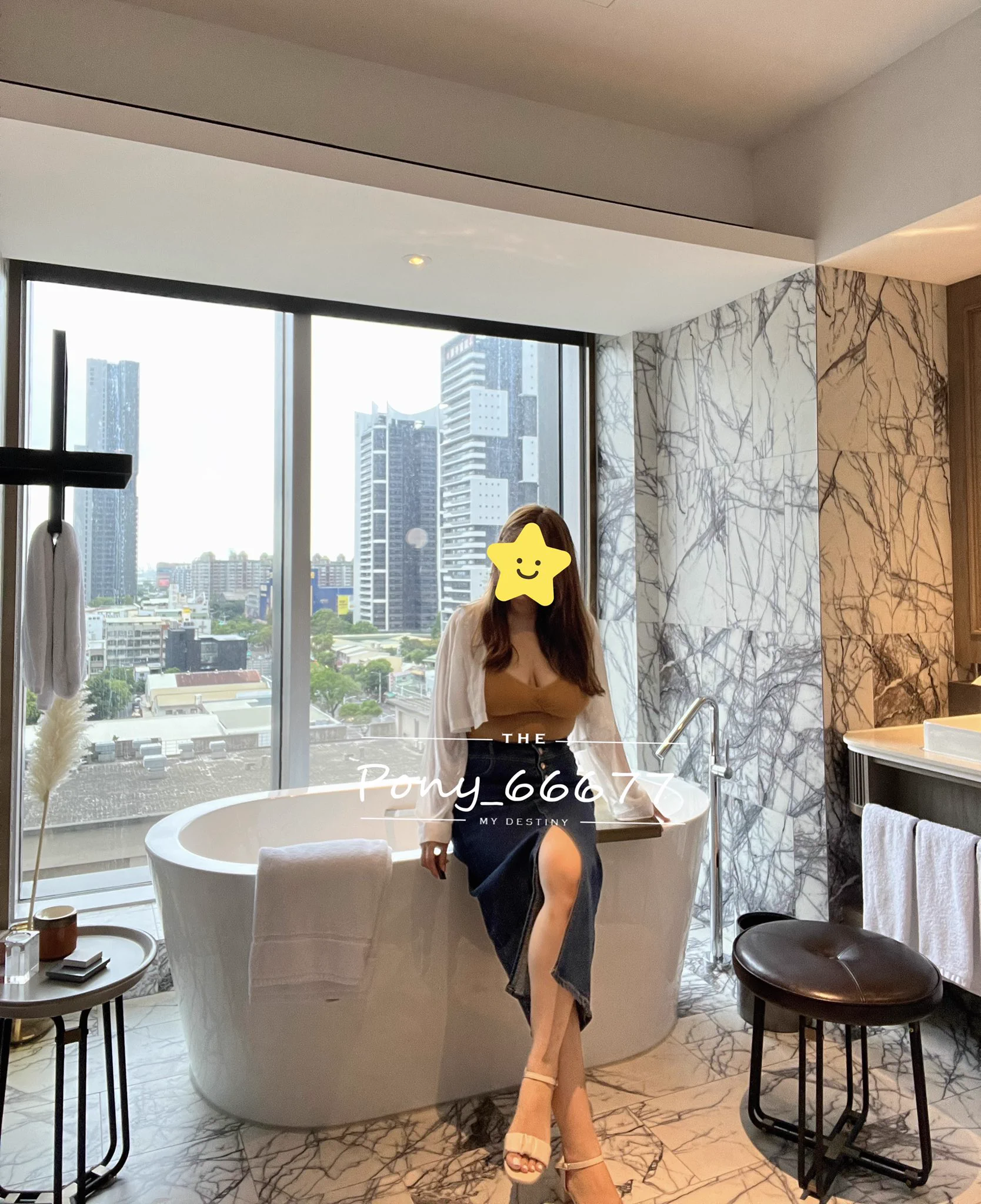 上週末住的飯店除了有網美泳池可以大拍特拍一百張以外浴室也是美極了啊！只可惜我們拿到的房間樓層比較矮要不然景色一定更美了😓#喜歡這樣的Pony嗎🥰#喜歡請不吝給我愛心跟轉推#快留言告訴我你有多喜歡❤️ https://t.co/riwZLtynE1