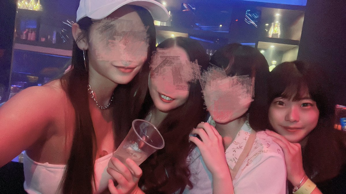 前兩天台中急
最後急到了一個超級大美女（流鼻血@xo_xo420 
人美心善照顧我們幾個夜店小菜菜
好喜歡啊啊啊啊啊啊(˶‾᷄ ⁻̫ ‾᷅˵)

下次還要台中急( ´▽` )ﾉ（欸 https://t.co/Ri0OJo5OCm