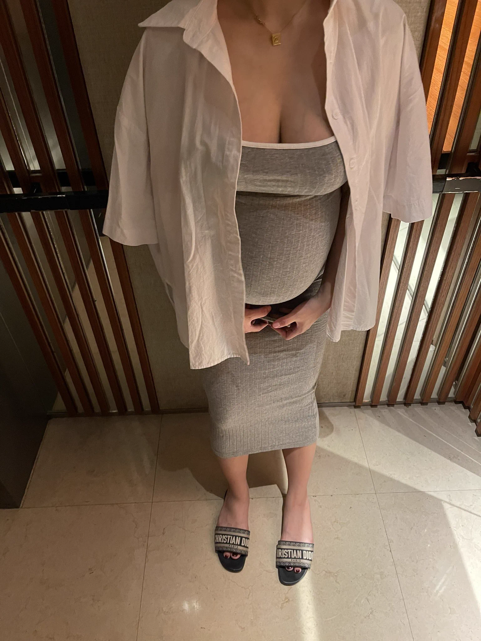 灰色連身裙就看不出激凸哈哈⋯好像穿錯衣服出門會嗎 https://t.co/kRnwUL4cJ3