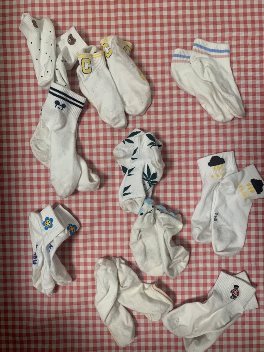 【丽丽系列】丽丽原味到位，怀疑这个女孩怎么可以天天发朋友圈，而且都这么令人心动。真想看她第一张图时，白袜被人🐍上灰白色的j液。感觉比为爱鼓掌还兴奋。💦💦。现在原味确实有些供应不上，因为不能去寝室取袜（疫情放假）联系方式在首页💦只做真实女孩穿过的原味。因为女孩只有一双脚 https://t.co/EAmzzHO4gh