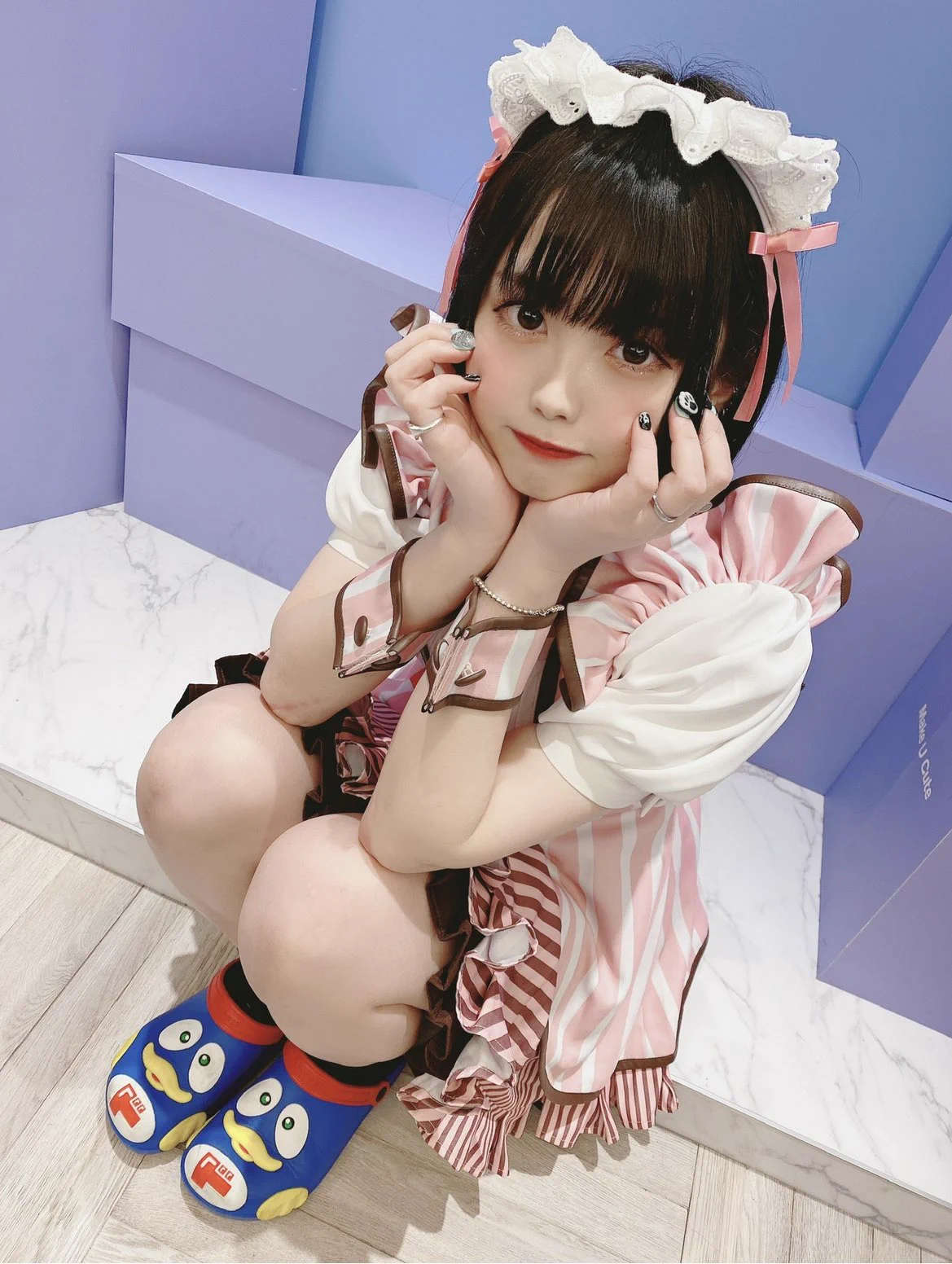 今週の木曜日、めいきゅ〜とさんにゲスト出勤しますー！！！！お店の制服は茶色なんけど特別に水色着させてもらう^_^急でみんなにお礼とかいえなかったから、この日はみんなにたくさんいままでの感謝いいたい！もちろんはじめましても大歓迎だよ〜！わからないことあったらきいてね https://t.co/iSyung92sH