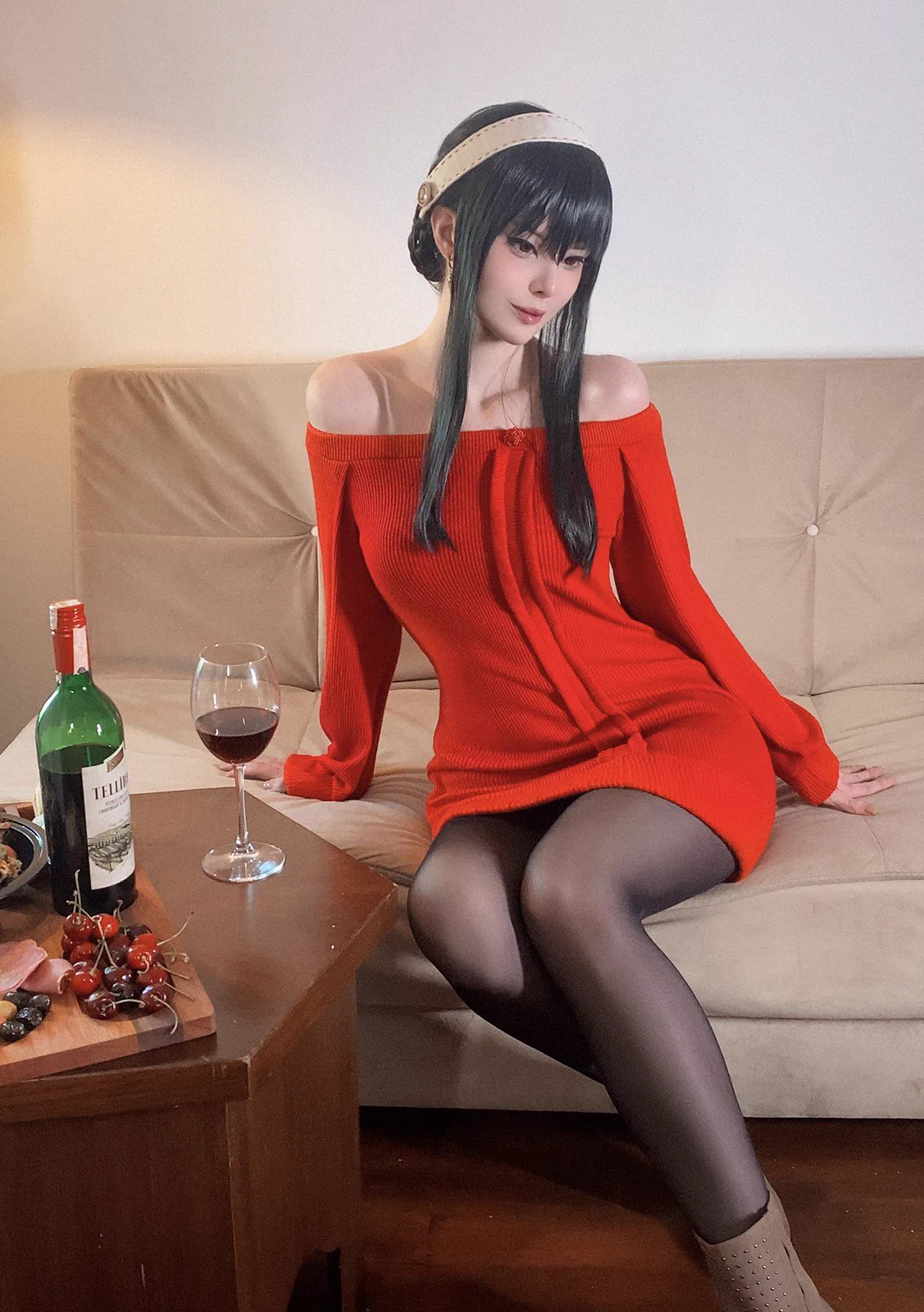 What snack goes best with red wine? 😉🍷🩸 #SPY_FAMILY https://t.co/z8sq9gkbq8