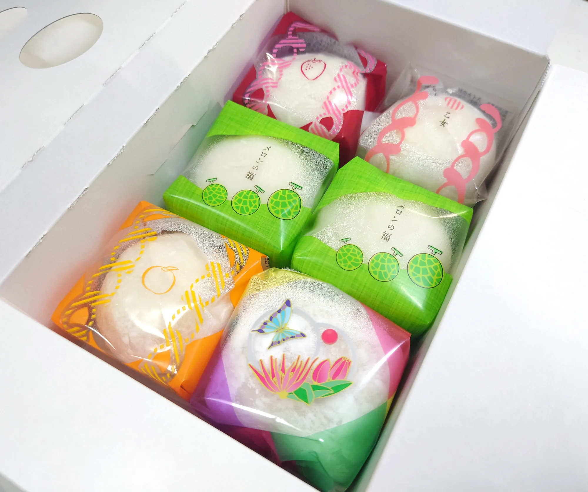 お土産もらった♥️ににぎのフルーツ大福🍓🍈🍊 https://t.co/JlvfjhzEUN