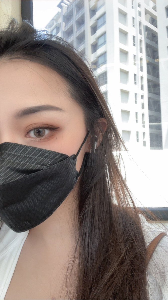 不知道要幾層的眼皮
跟不知道要多大的太陽
(￣▽￣"") https://t.co/IiKQQ4AKAQ