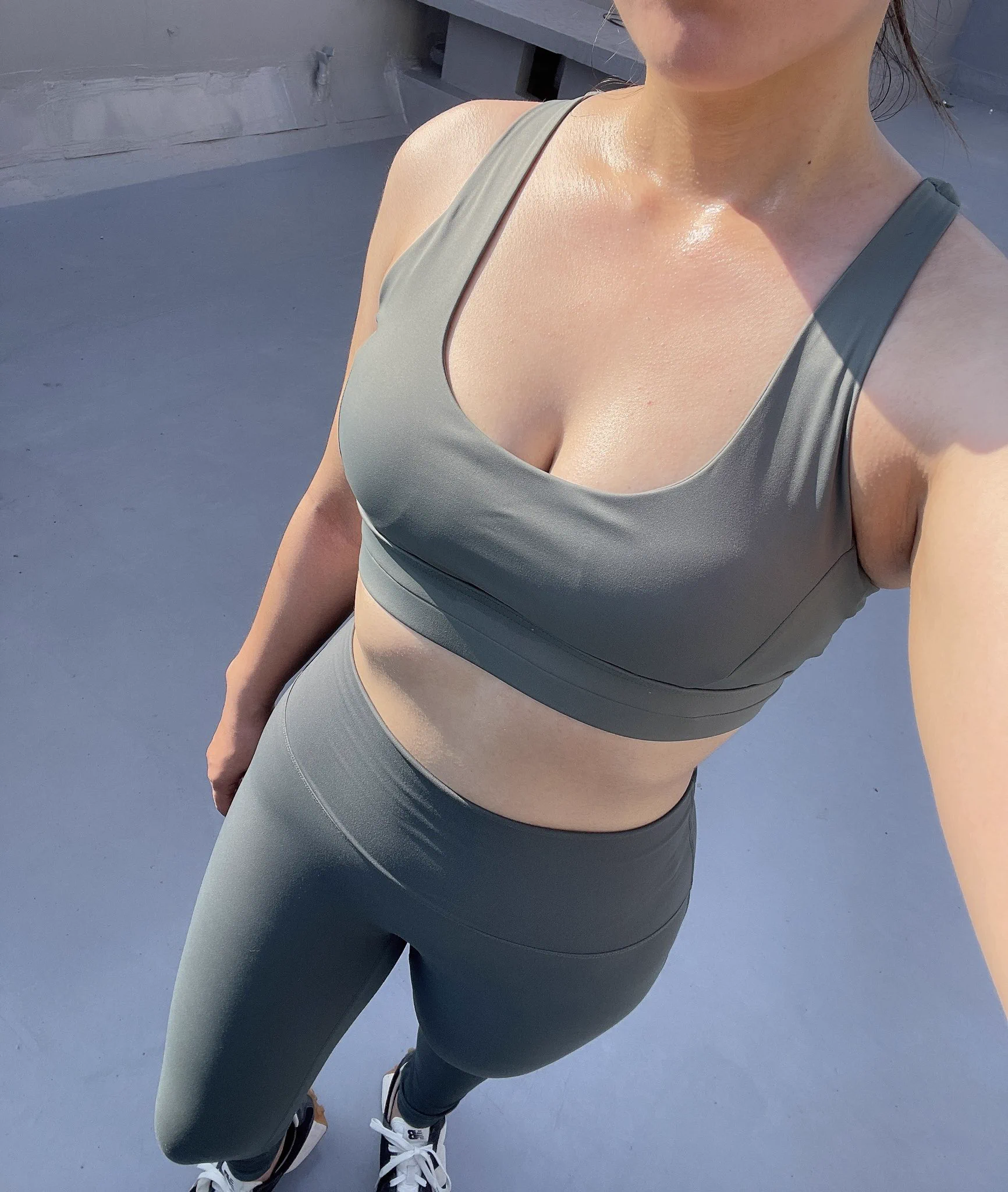 Hot https://t.co/KdyLPy7GfF