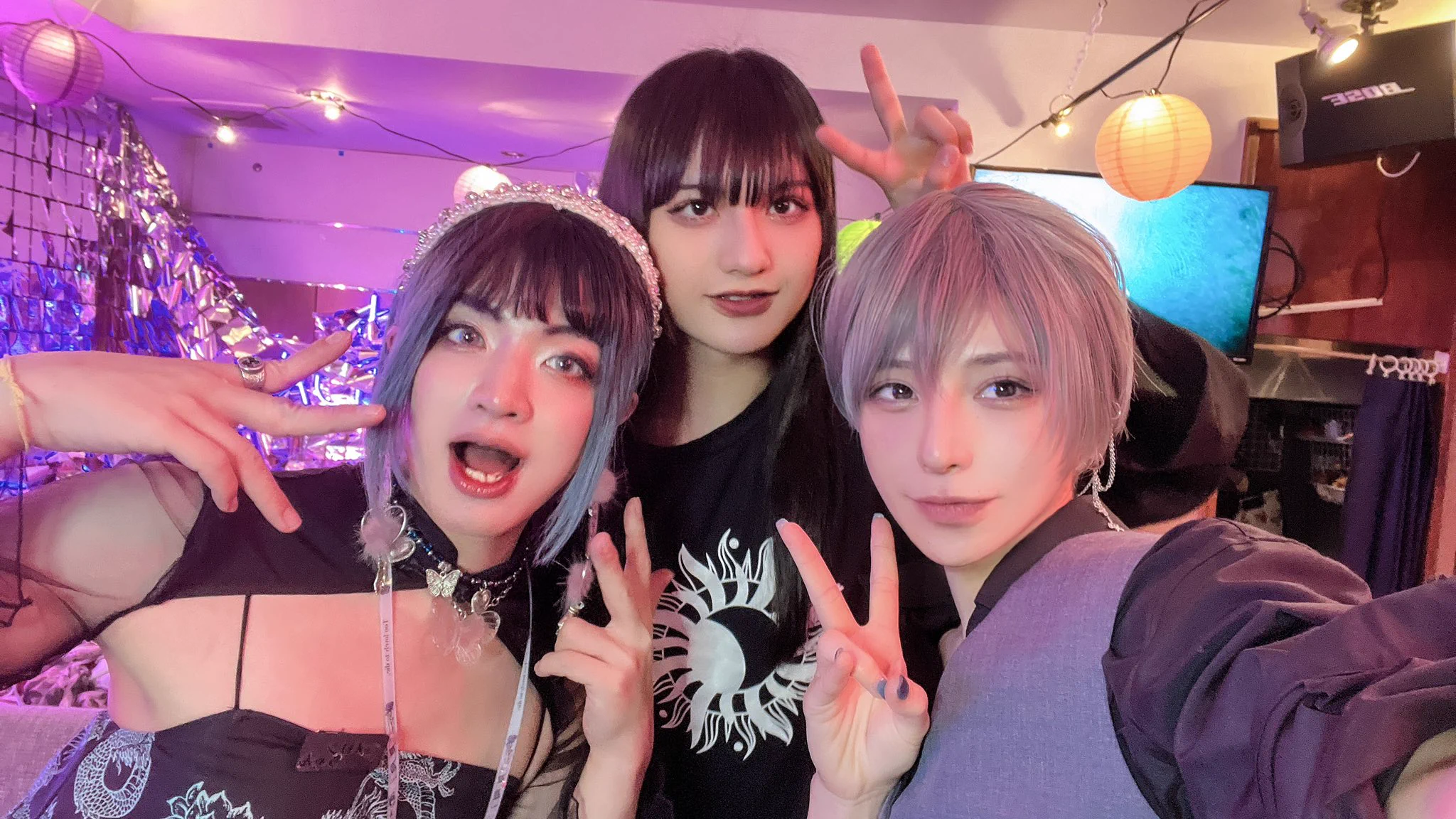 昨日はリモート飲み会ありがとうございました！！楽しすぎた！！！ホストはるでピンドン飲めた~🍾シャンパンやドリンクなどたくさんご注文ありがとうございました！幸せでおなかいっぱい🙌🏻 https://t.co/4nWrcrNa9V