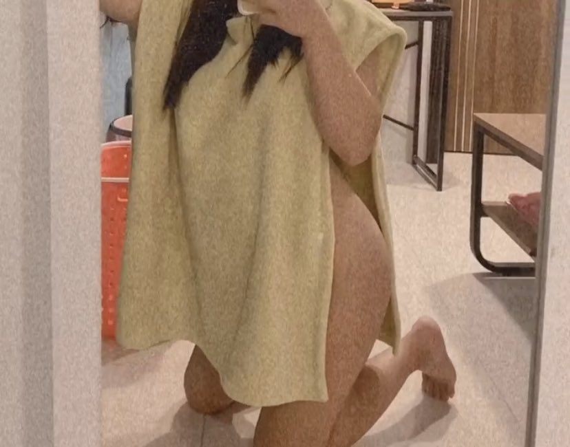 我的浴巾好可愛 小蜜蜂🤣 https://t.co/X1pDWqjSJT