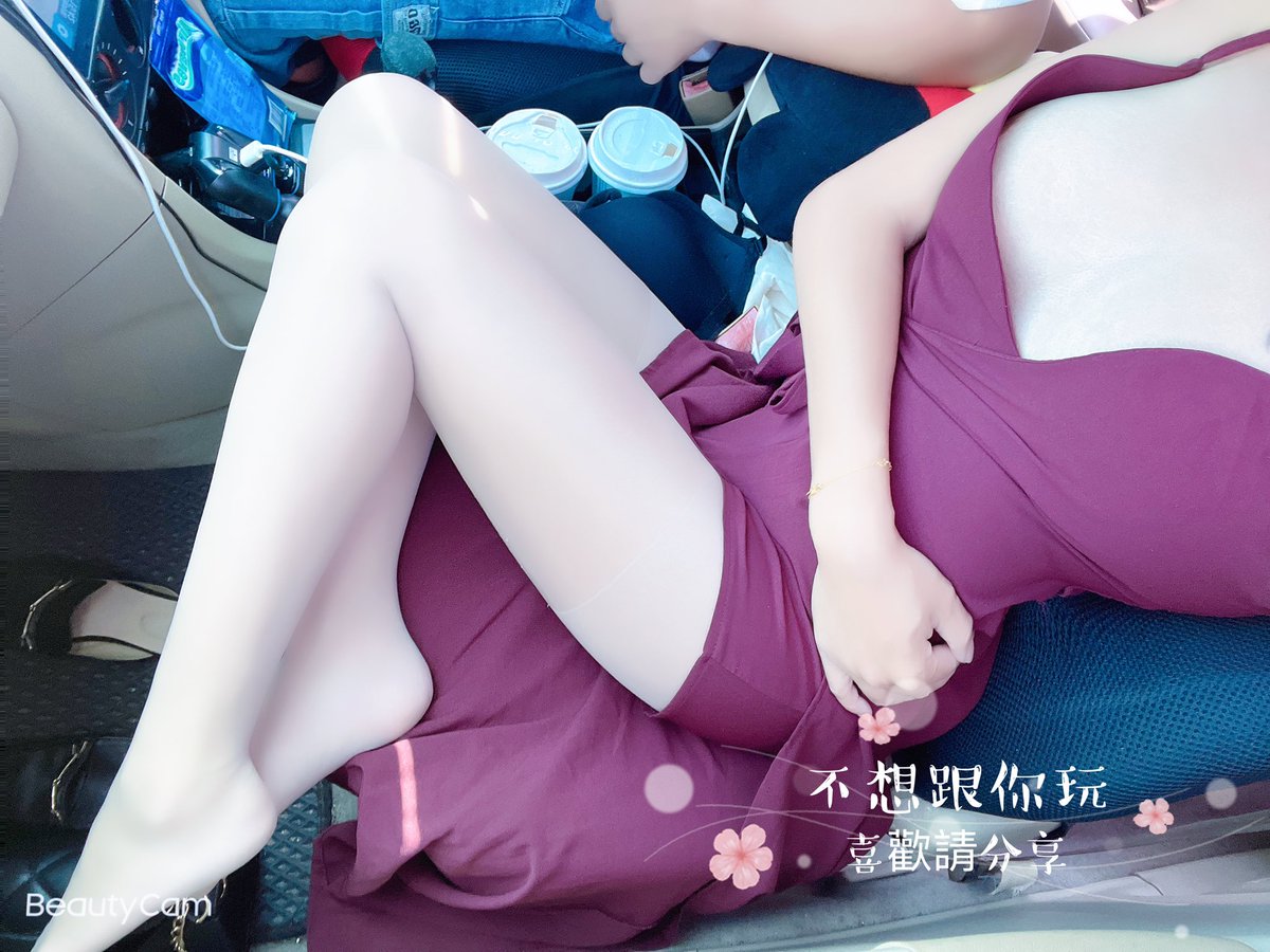 早安吃早餐囉！腿控的來 https://t.co/4dPMBKjGwm