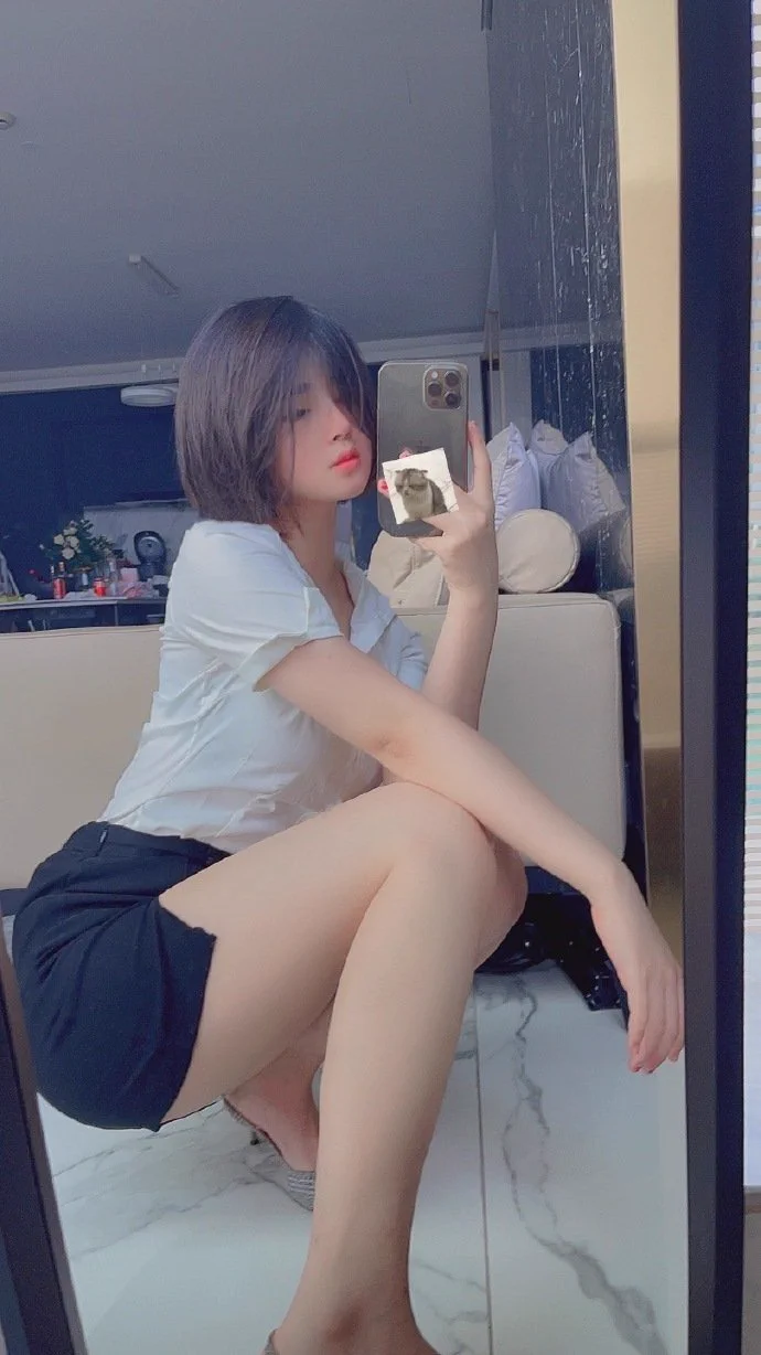 老图骗新粉♠️#媚黑 #鸡巴套子 #反差婊 #肉便器 #吞精 #羞辱 #骚货 #婊子 #母猪 #校妓 #贱货 #公交车 #堕落 #校鸡 #性瘾 #辱骂 #反差 #变态 #投稿 ＃黑爹 https://t.co/7mihA1GsHV