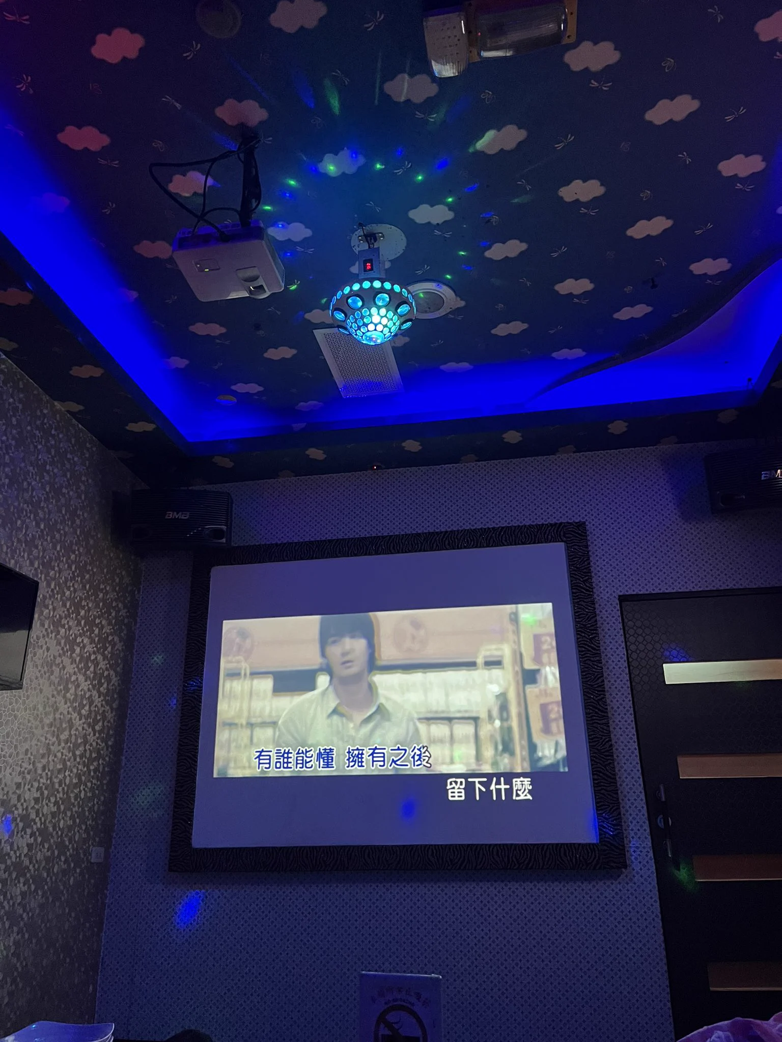 讓肺活量增加就是….唱歌🎤 ，朋友說我怎看起來都不老，越活越年輕，我說有好的健康心情好，氣色就會好，染疫後，慢慢恢復也氣色也好很多，感謝大家的關❤️，願大家平安健康快樂。 https://t.co/WNDp2ORw8e