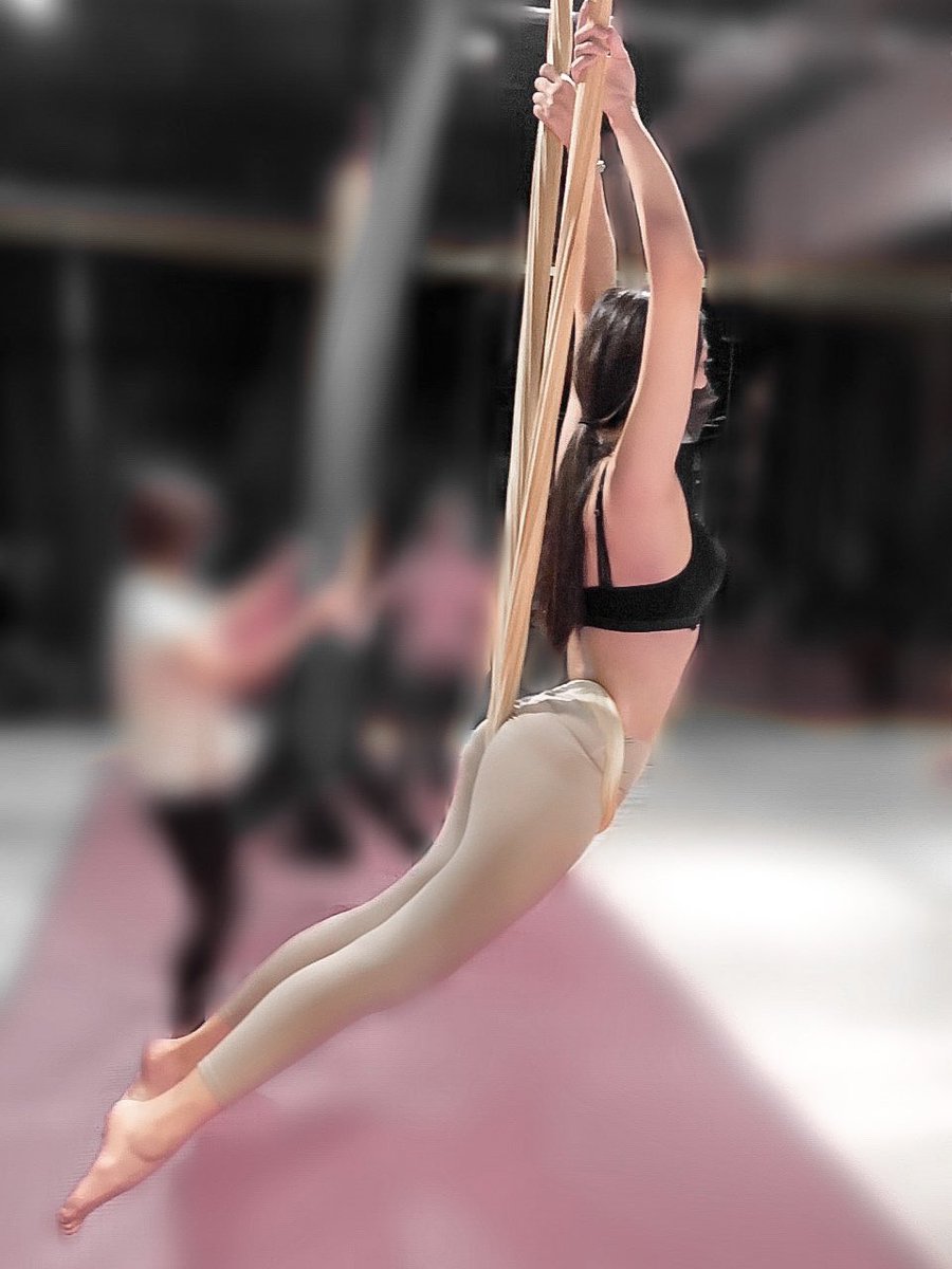 這是一個耍廢太久上課名額都被歐巴桑搶走然後被教練講砍掉重練的故事🥲 https://t.co/bk95A4AIHR