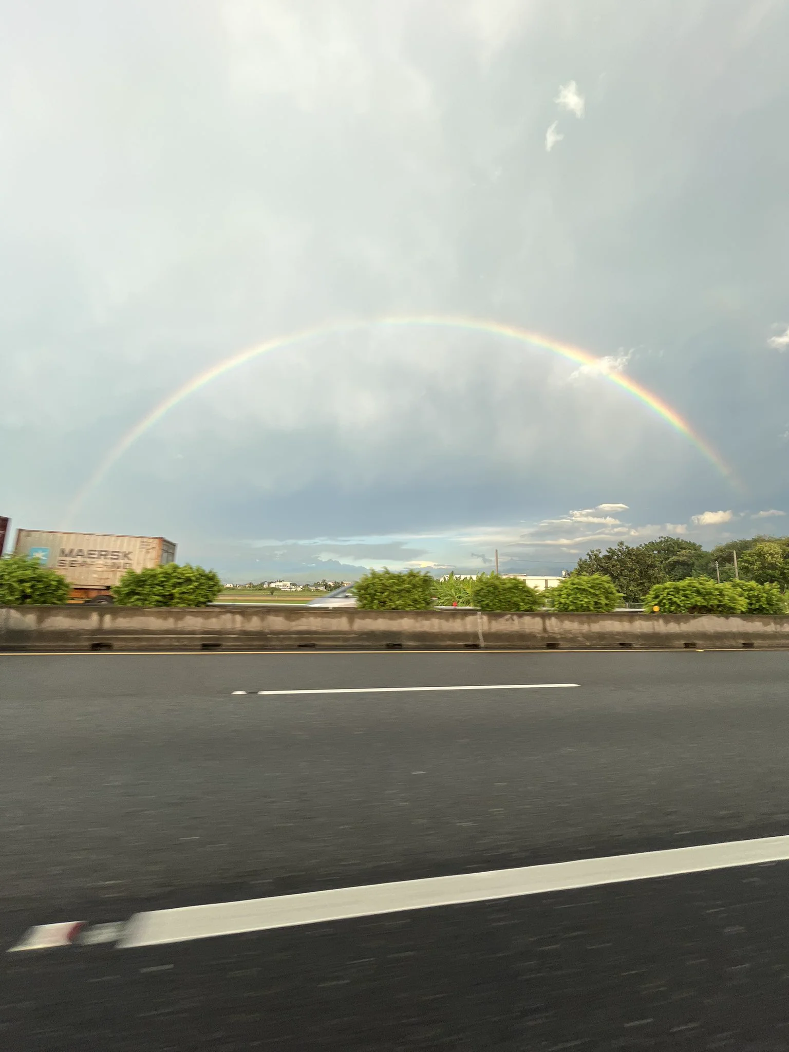 超美超大的🌈即時分享 與你同在❤️ https://t.co/d52rgA1sBw
