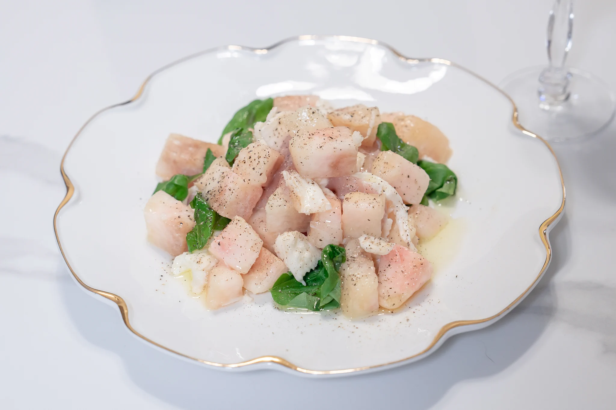 話題の桃モッツァレラ作ってみた✨おいっっしぃぃぃぃ･･･桃シーズン終わるまで毎日食べたい！！長野県の輝々桃でつくったの💕 https://t.co/UON3fWqVmV