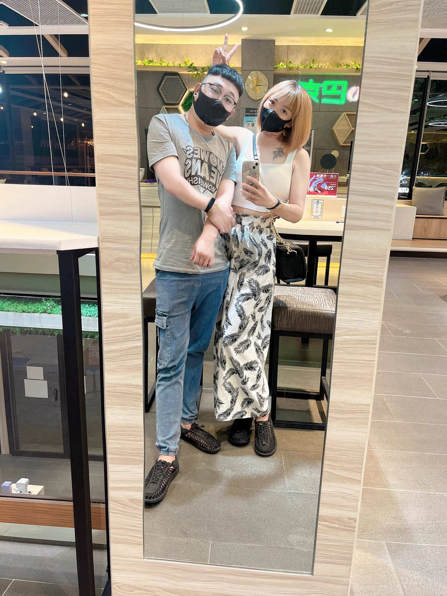沒想到配個眼鏡👓等眼鏡的時間可以上二樓喝杯飲料，順便也可以拍照📷當網美，真特別的眼鏡店。#大倉酷眼鏡 https://t.co/INjVakuRsX