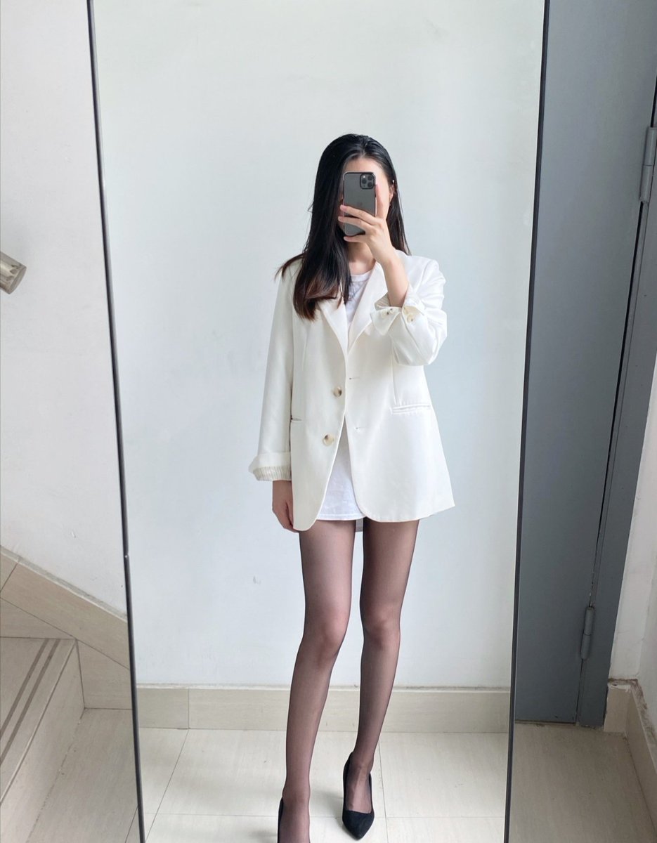 #绫 #绫云缎 
@Lingerie_0 
「云缎™0.2D」无缝款，非常丝滑，很透的黑色，非常性感😘 https://t.co/o3vws4mEX4