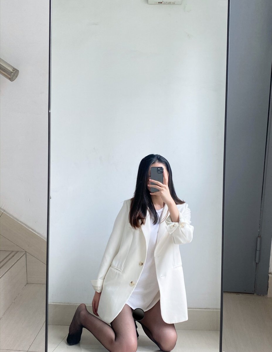 #绫 #绫云缎 
@Lingerie_0 
「云缎™0.2D」无缝款，非常丝滑，很透的黑色，非常性感😘 https://t.co/o3vws4mEX4