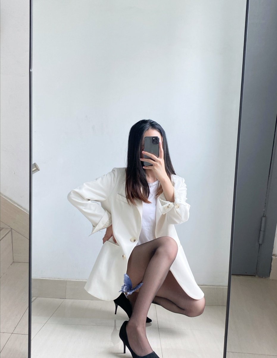 #绫 #绫云缎 
@Lingerie_0 
「云缎™0.2D」无缝款，非常丝滑，很透的黑色，非常性感😘 https://t.co/o3vws4mEX4