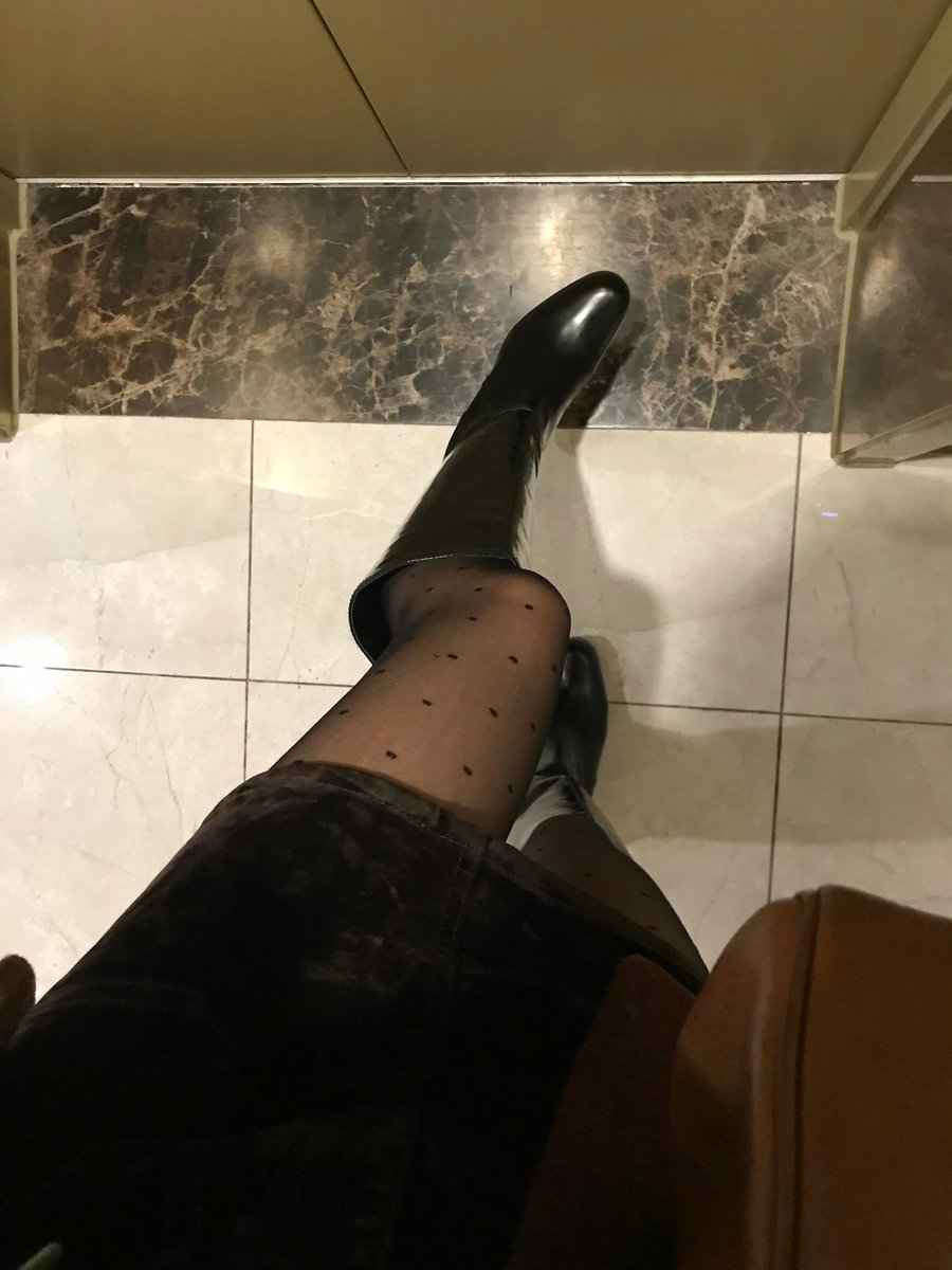 今天又是波点黑丝配靴子！超爱！ https://t.co/Z09YhxteZZ